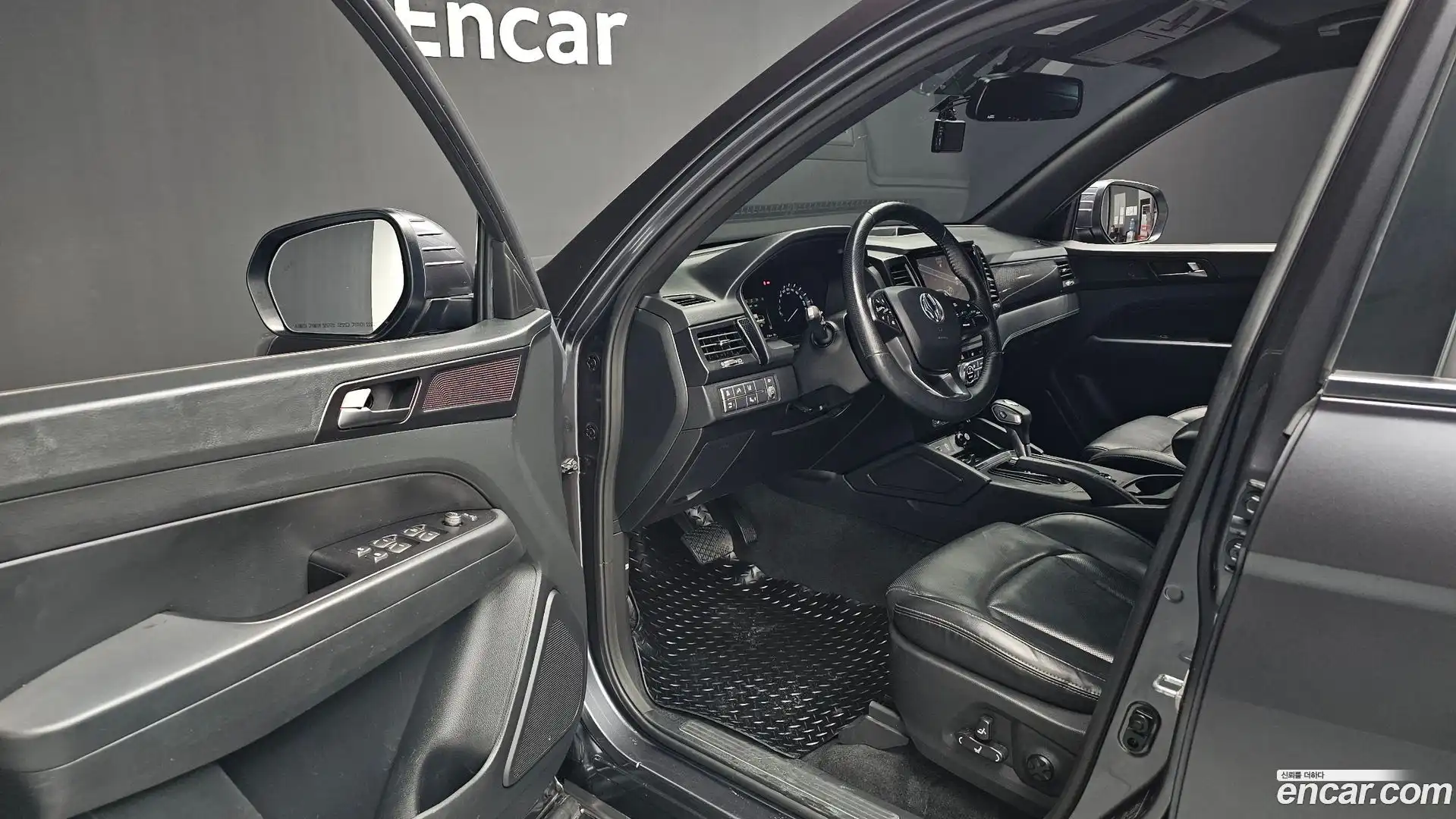 Rexton KG Mobility 2020.4-INNER-010