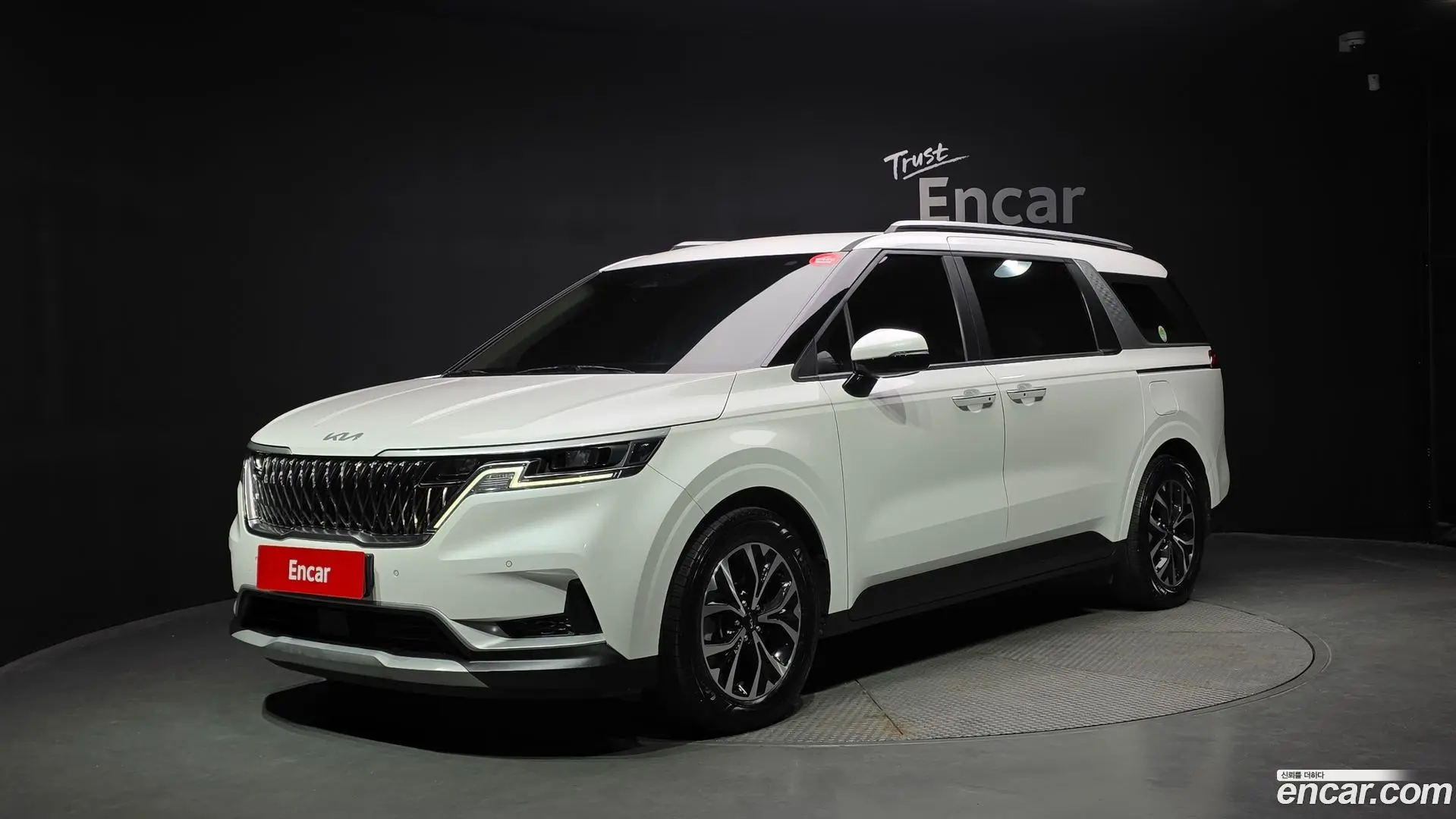 Main__Slider__Photo:Canival Kia 2022.5-0