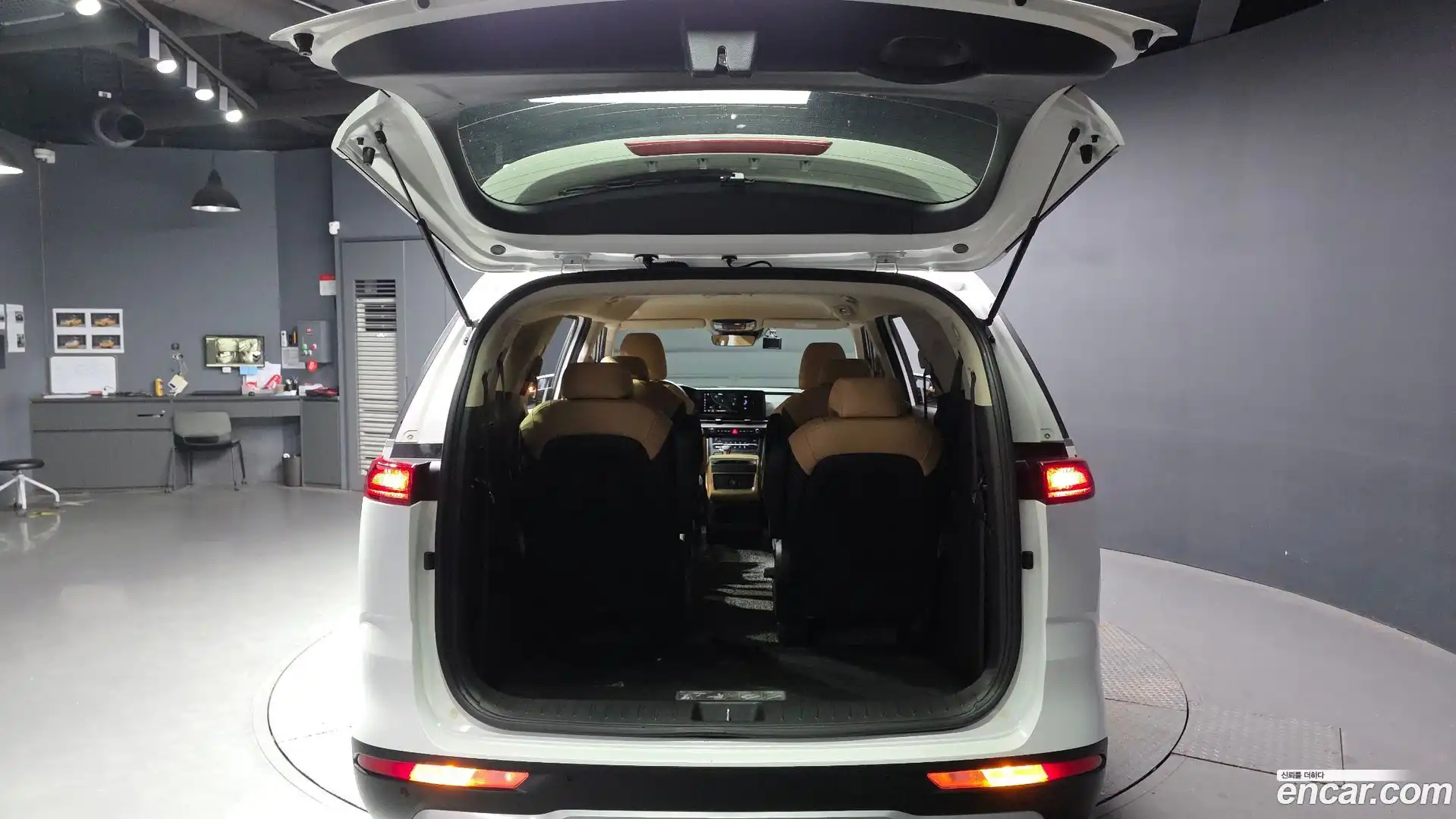Canival Kia 2022.5-OPTION-024