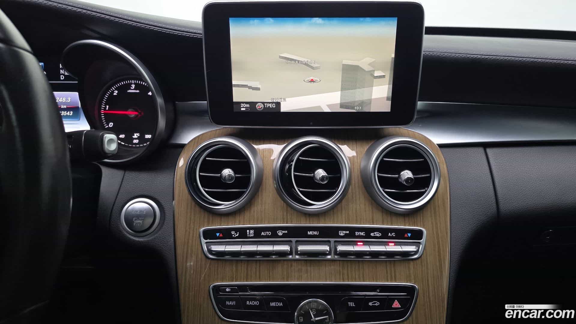 C-Class Mercedes-Benz 2014.6-OPTION-020