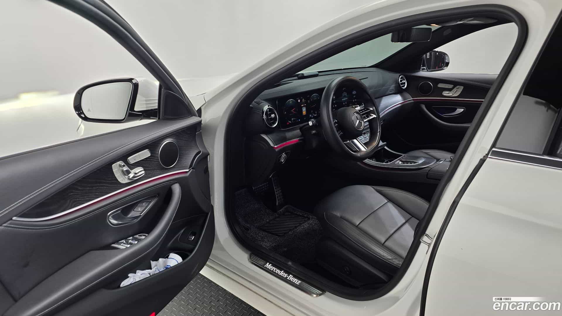 E-Class Mercedes-Benz 2020.10-INNER-010