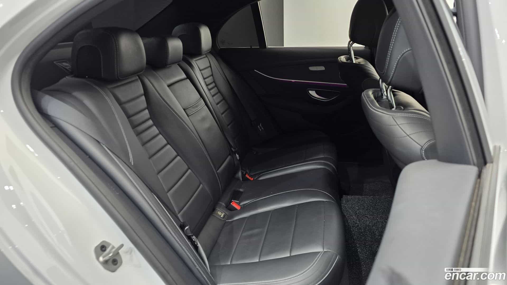 E-Class Mercedes-Benz 2020.10-OPTION-015