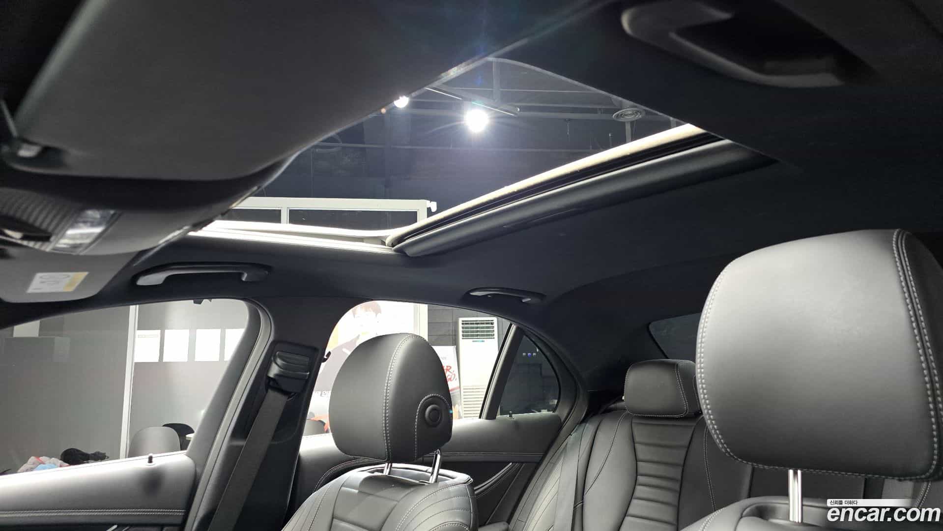 E-Class Mercedes-Benz 2020.10-OPTION-020