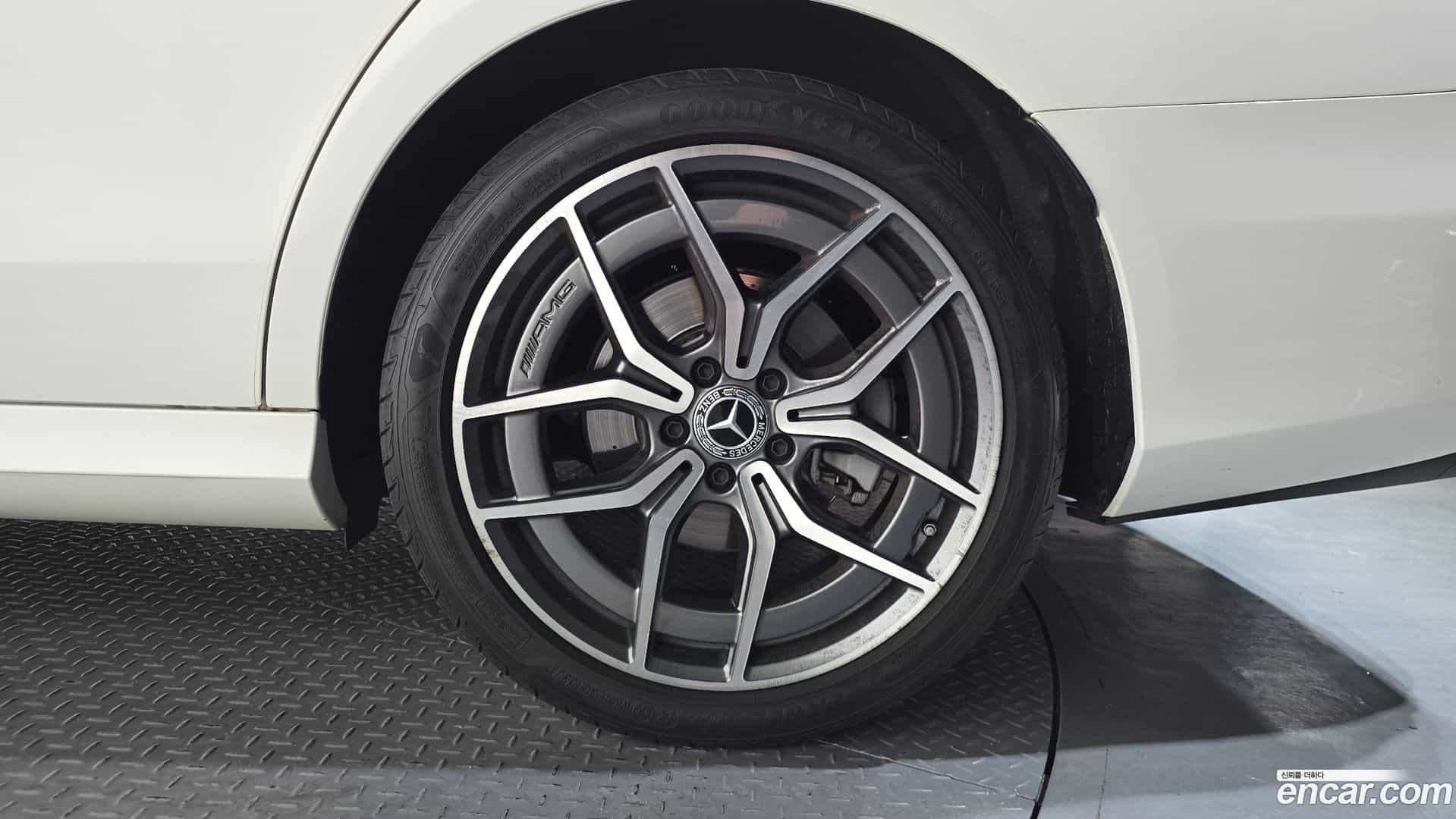 E-Class Mercedes-Benz 2020.10-OUTER-031
