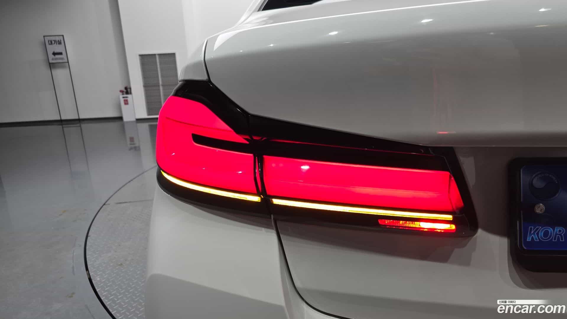 5-Series BMW 2022.2-OUTER-033