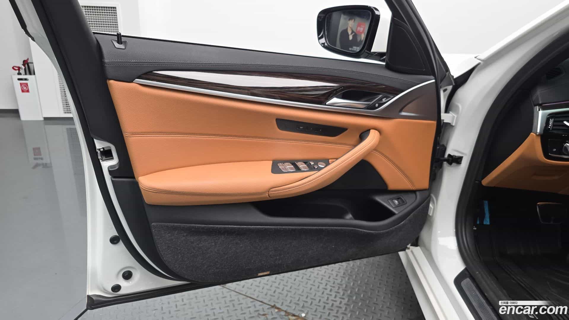 5-Series BMW 2022.2-INNER-034