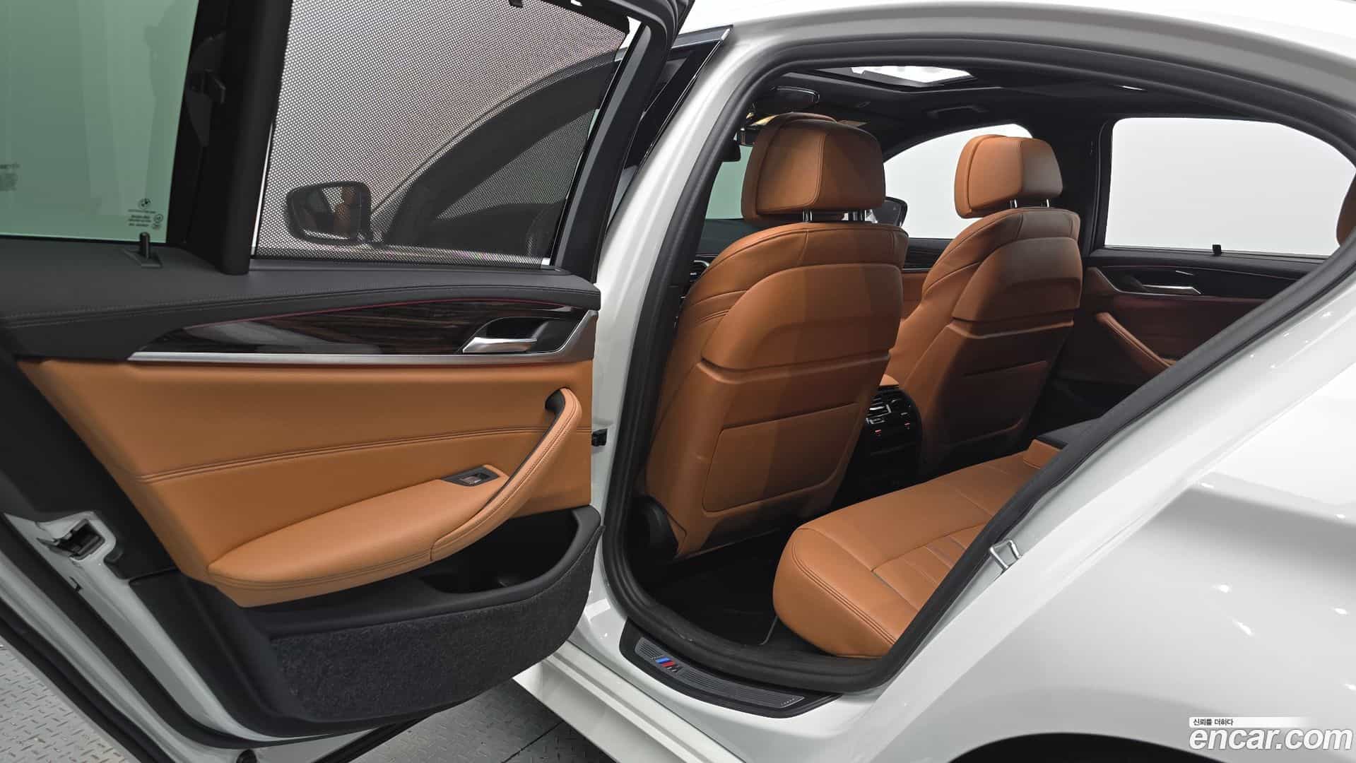 5-Series BMW 2022.2-INNER-036