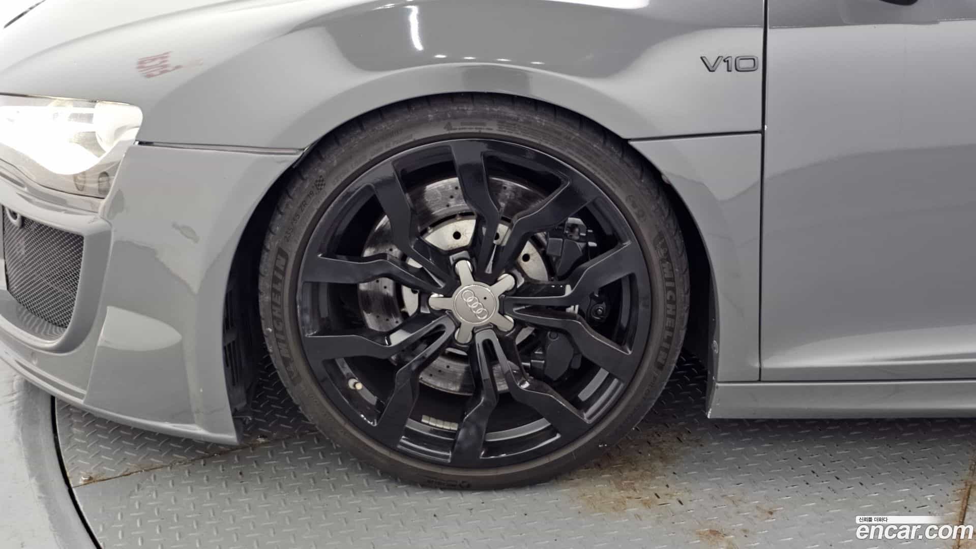 R8 Audi 2012.0-OUTER-005