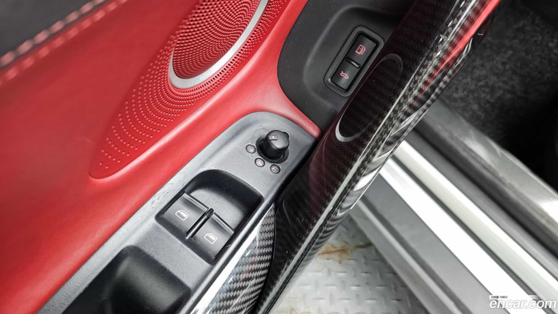 R8 Audi 2012.0-OPTION-020