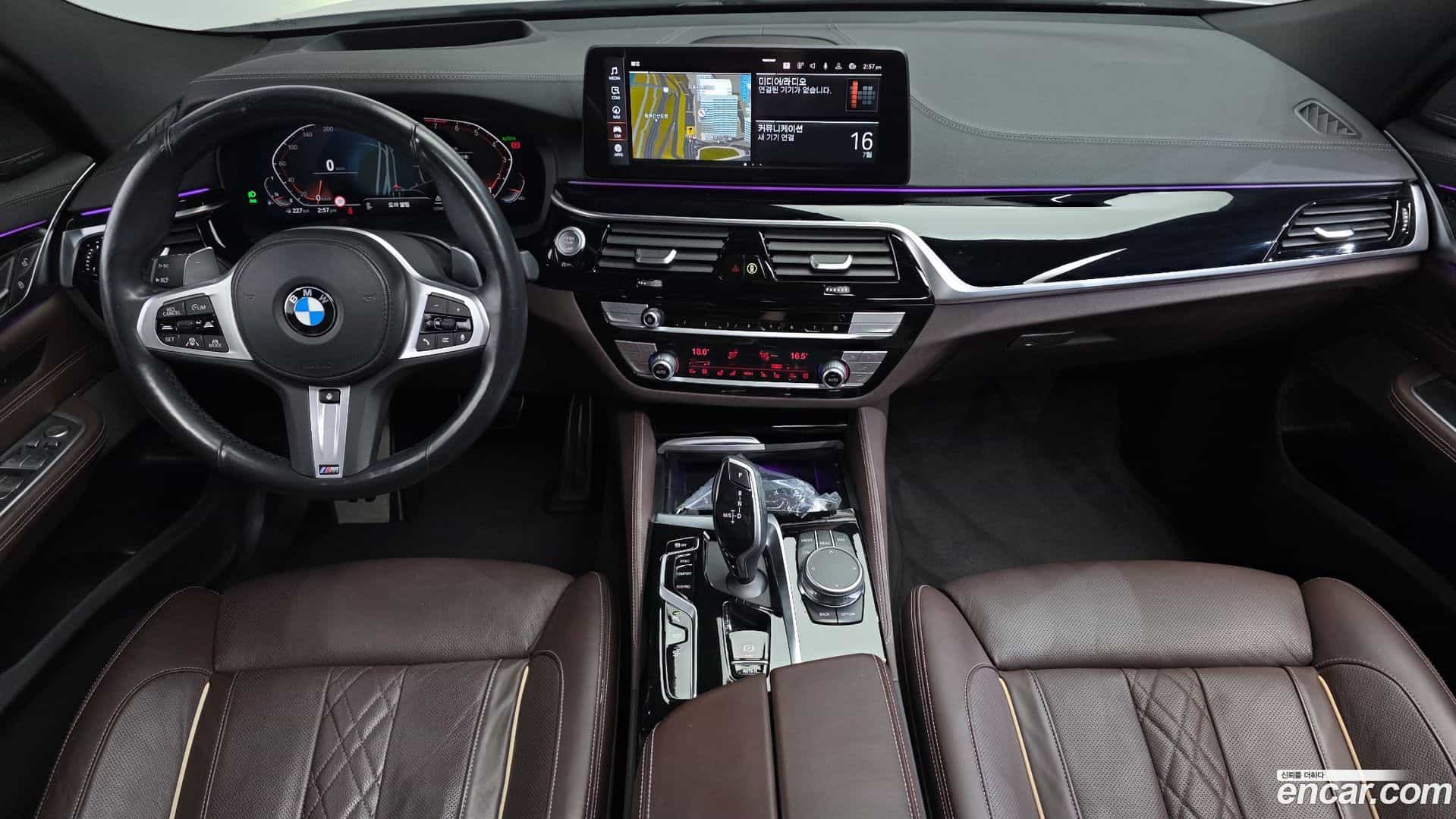 Gran Turismo BMW 2021.6-INNER-007