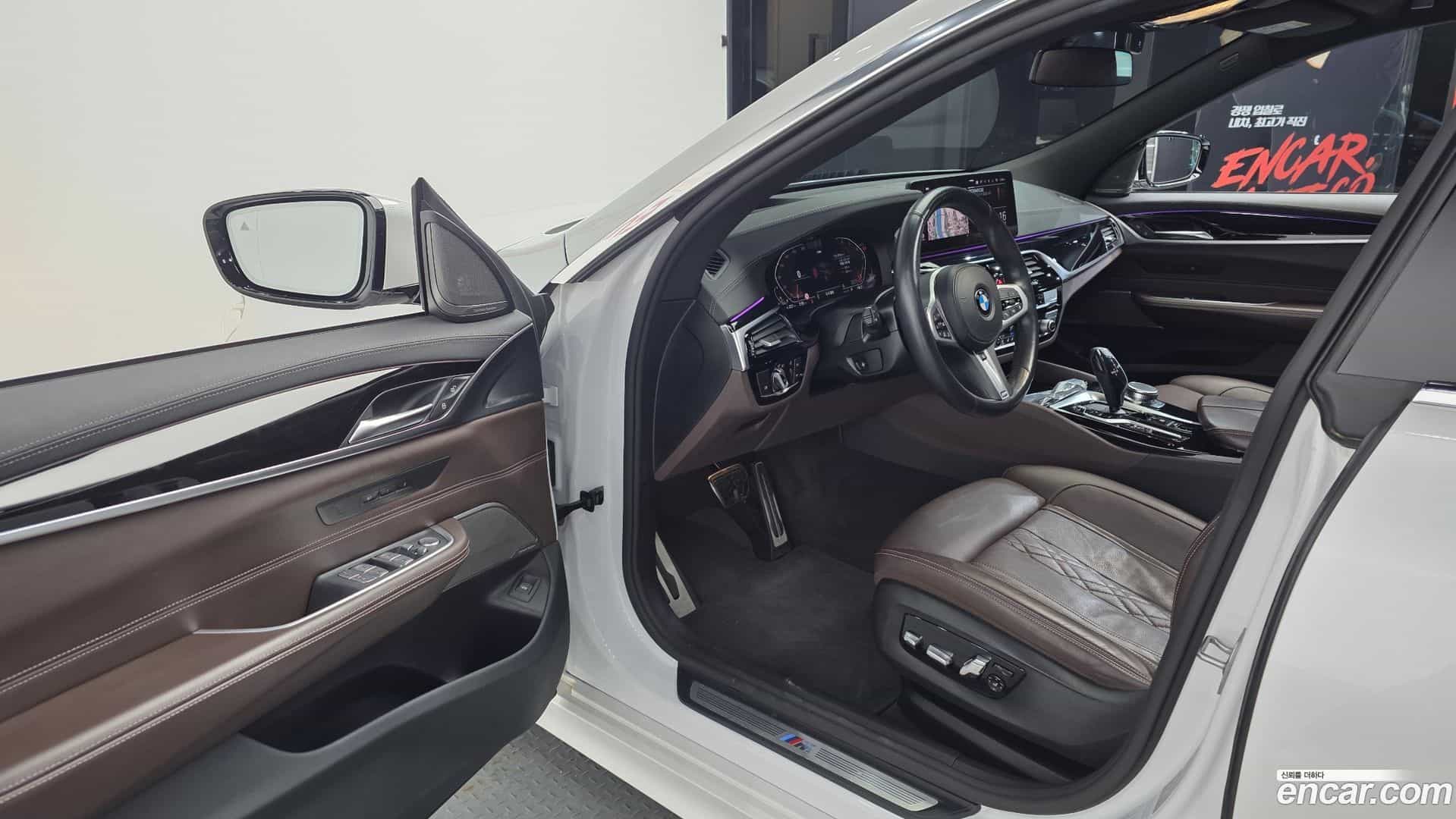 Gran Turismo BMW 2021.6-INNER-010