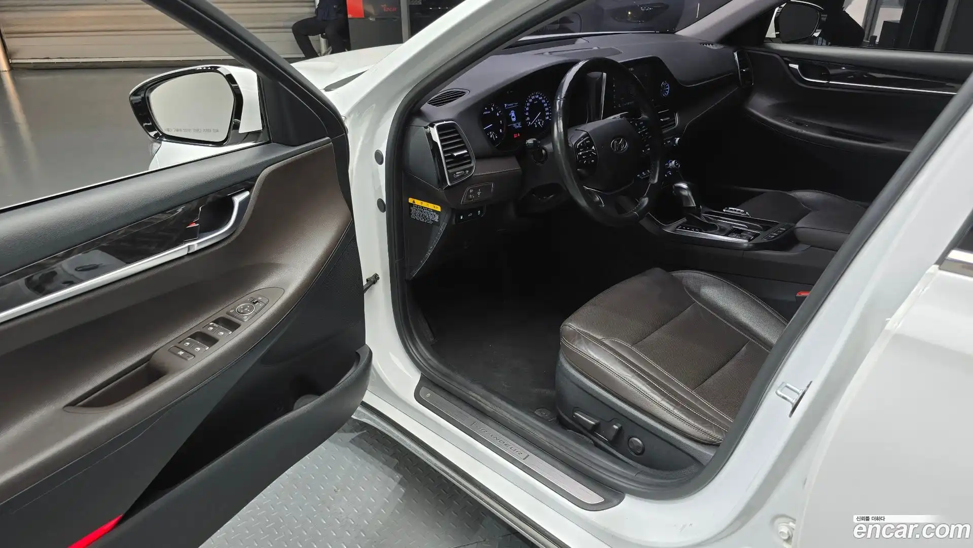 Grandeur Hyundai 2019.0-INNER-010