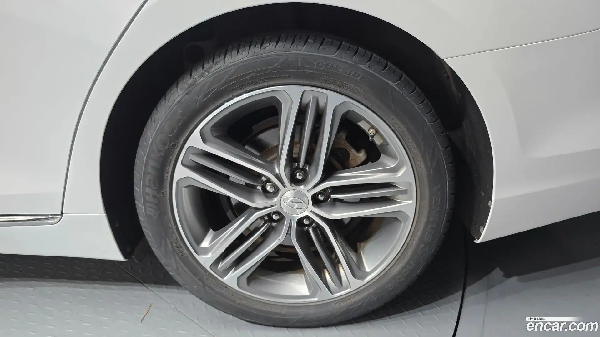 Grandeur Hyundai 2019.0-OUTER-031