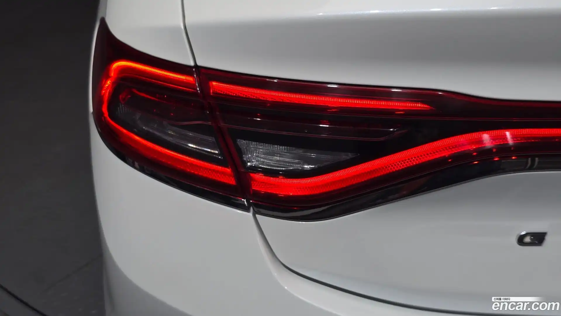 Grandeur Hyundai 2019.0-OUTER-033