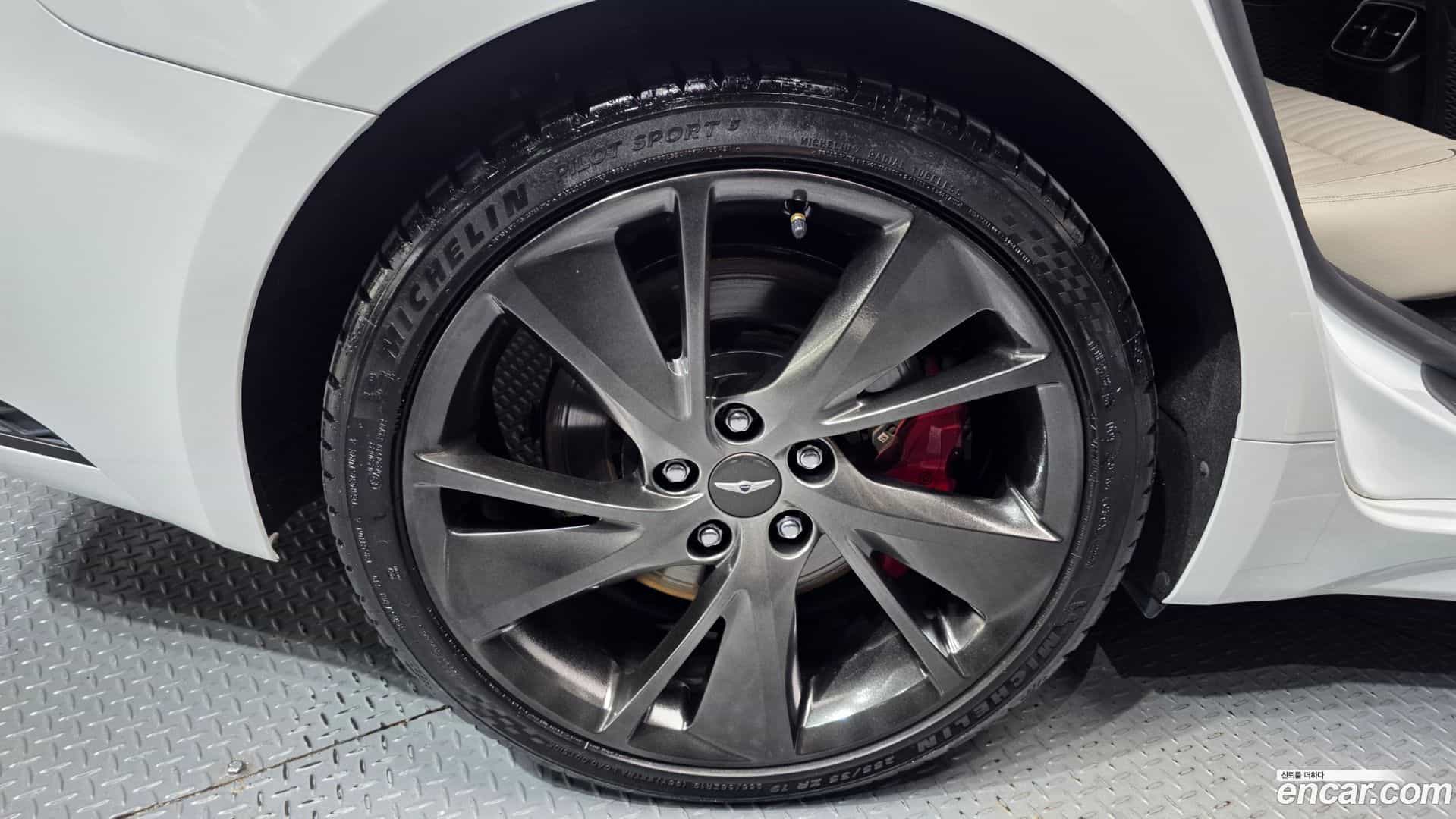 G70 Genesis 2021.0-OUTER-005