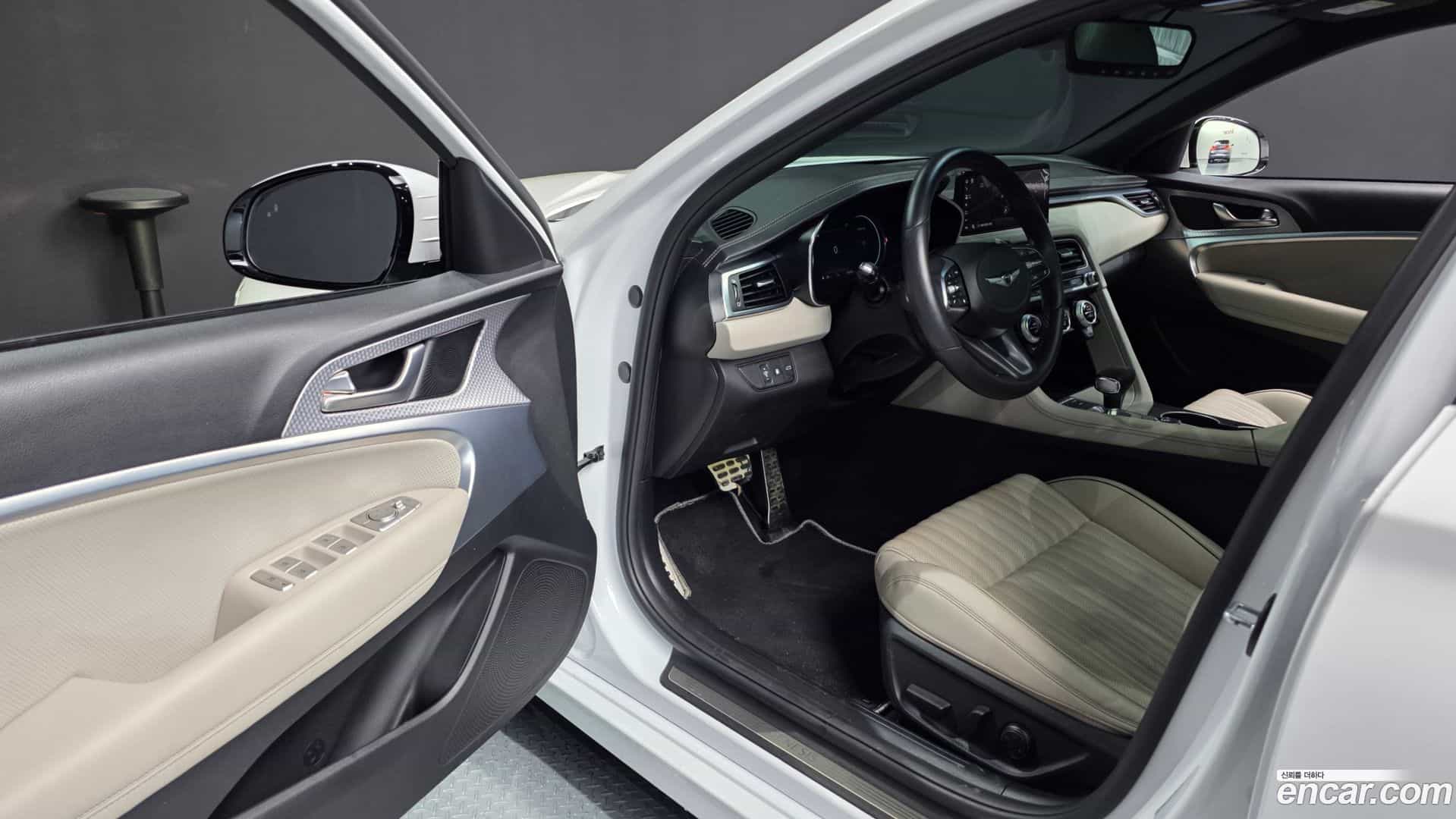 G70 Genesis 2021.0-INNER-010