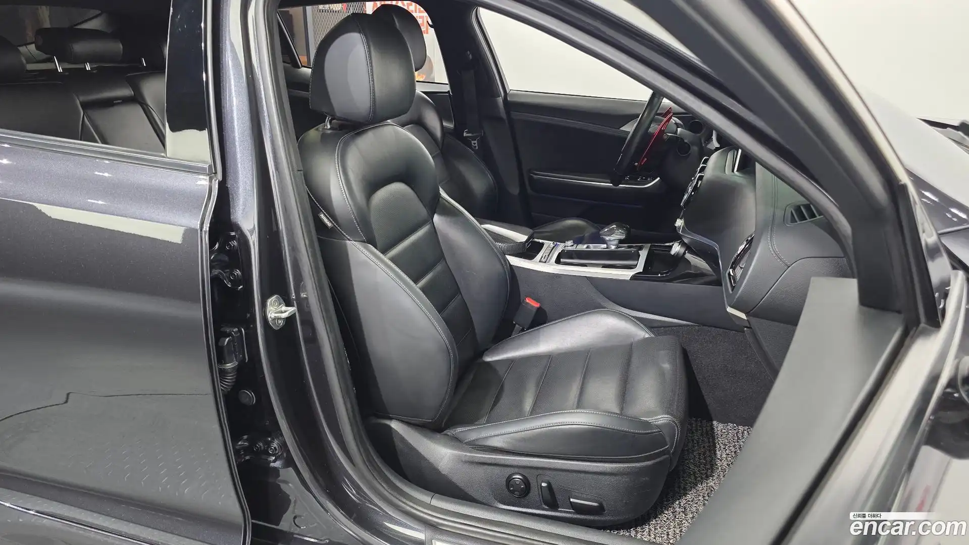 Stinger Kia 2019.2-INNER-036