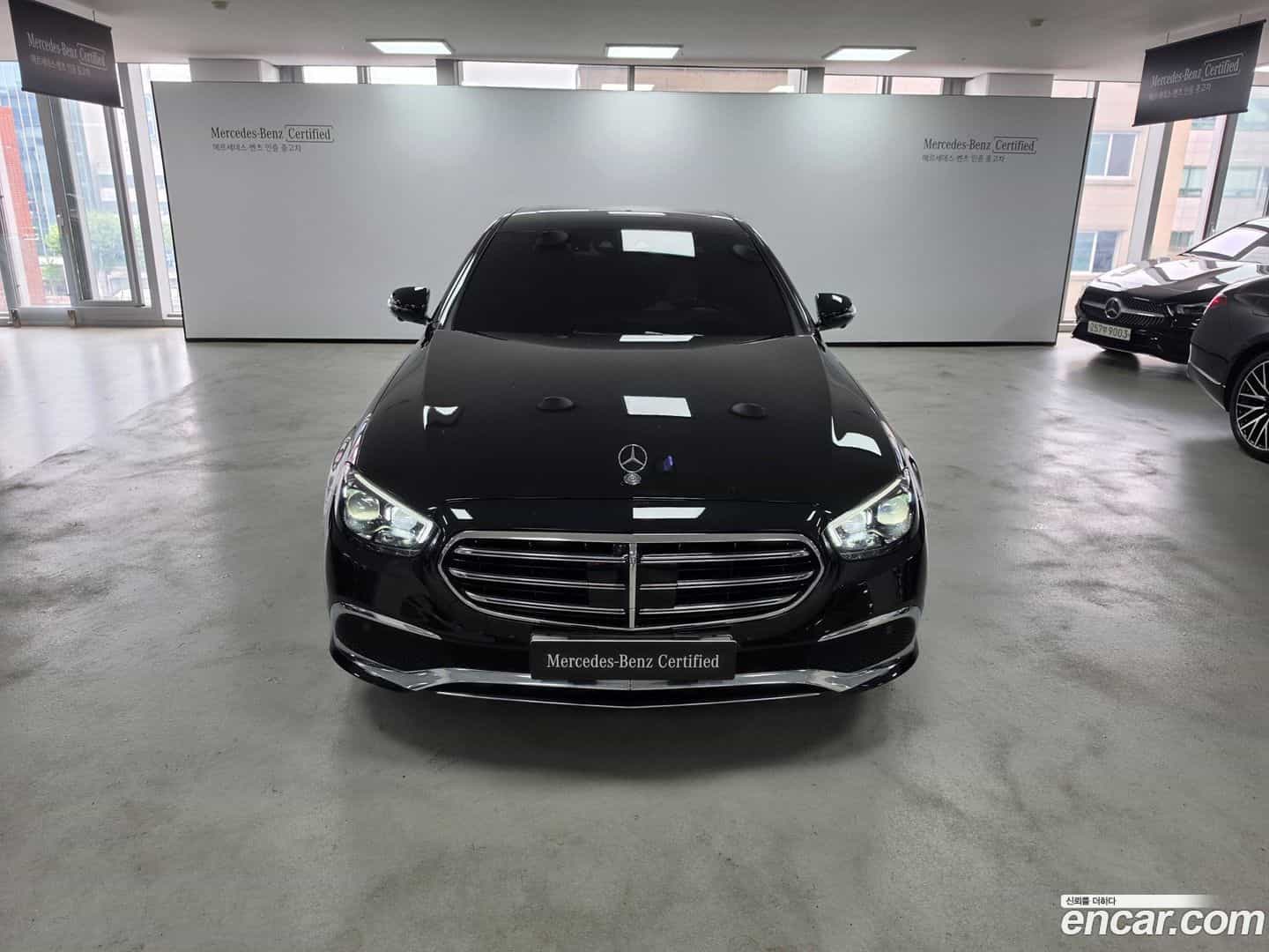 E-Class Mercedes-Benz 2023.9-OUTER-003