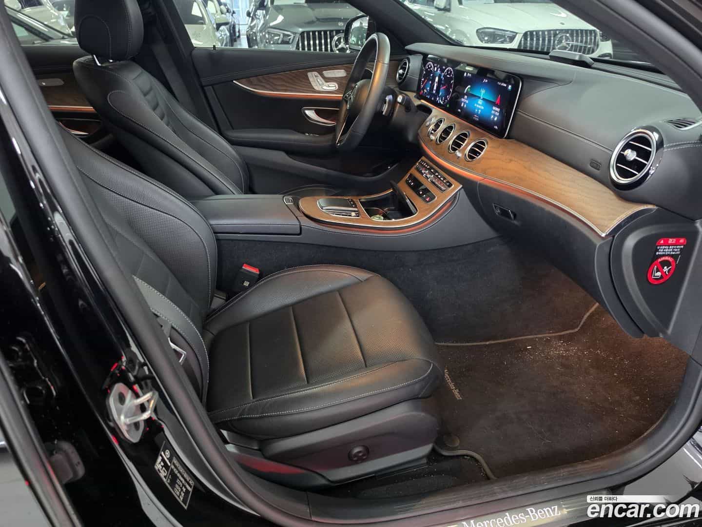 E-Class Mercedes-Benz 2023.9-INNER-009