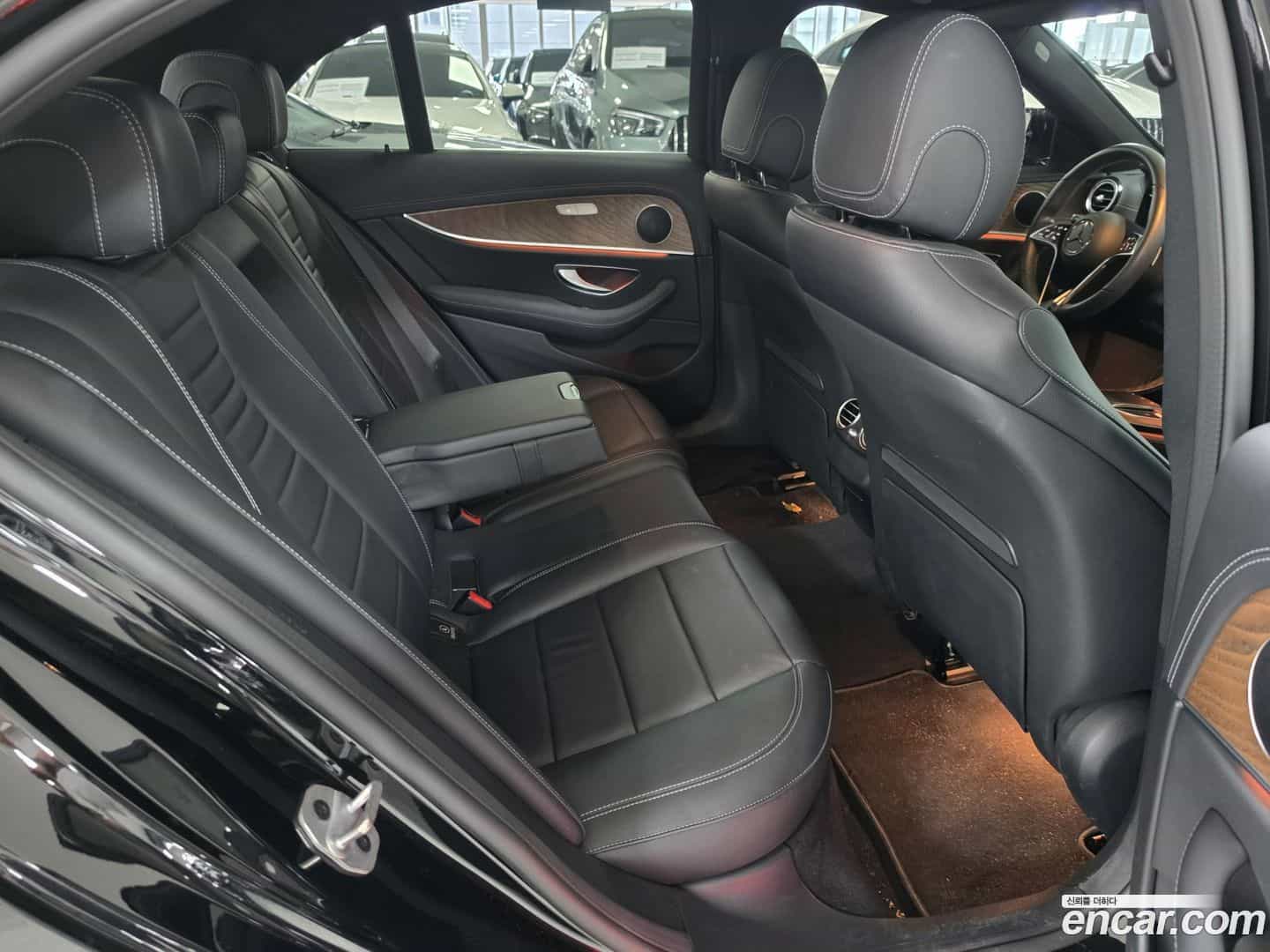 E-Class Mercedes-Benz 2023.9-INNER-010