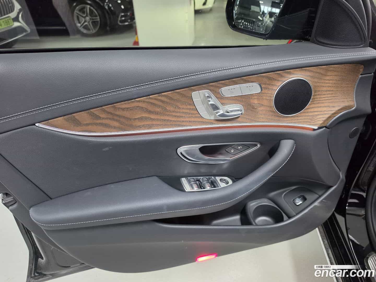 E-Class Mercedes-Benz 2023.9-OPTION-019