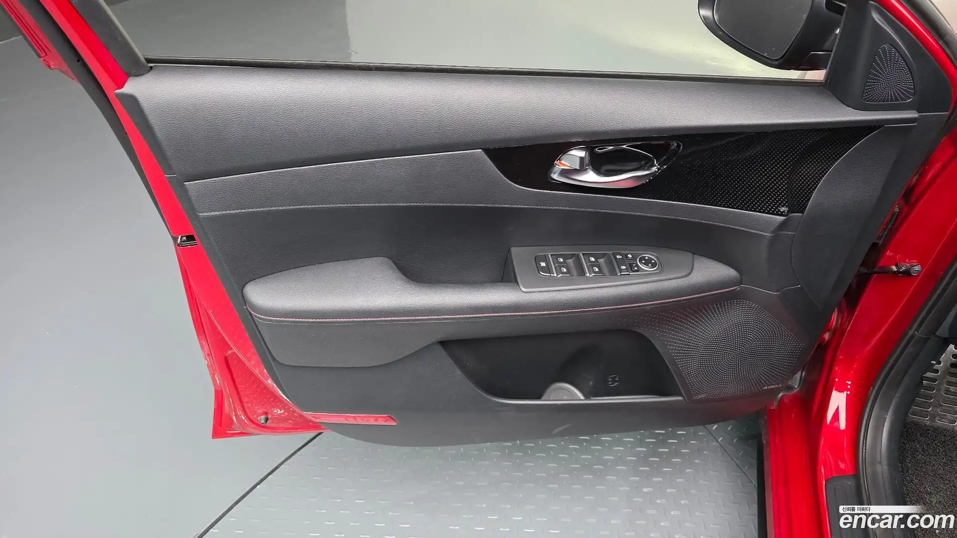 K3 Kia 2023.0-INNER-034