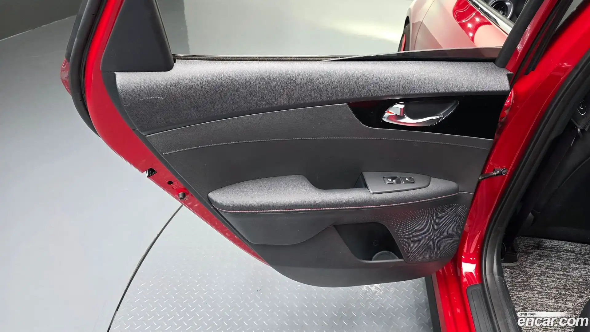 K3 Kia 2023.0-INNER-035