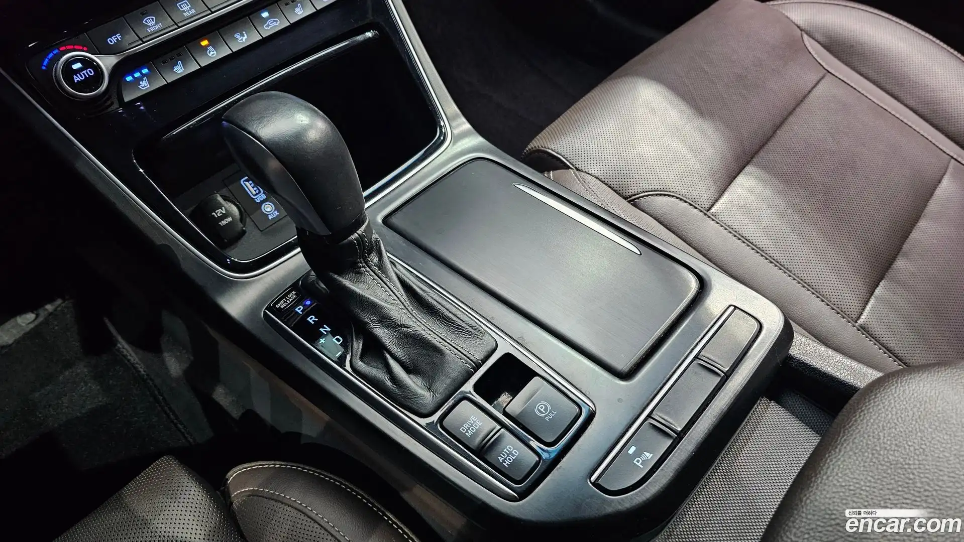 Grandeur Hyundai 2018.0-INNER-009