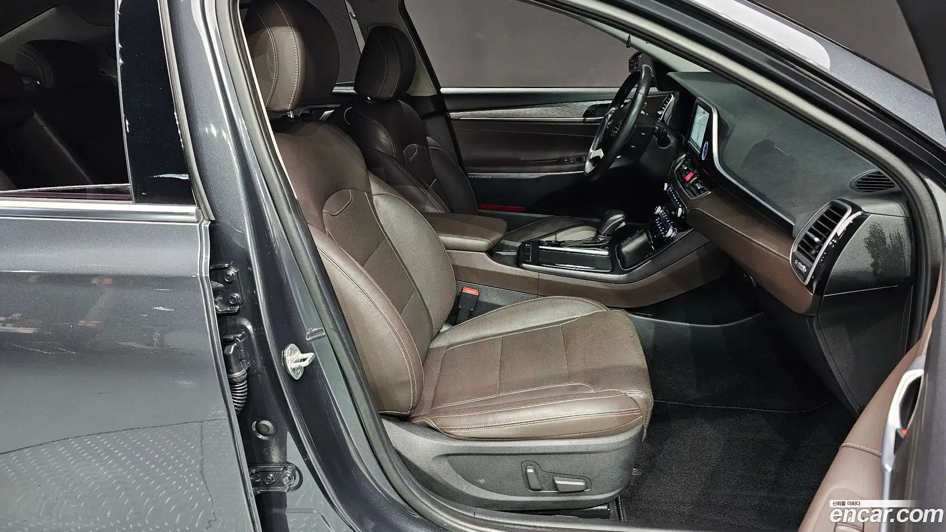 Grandeur Hyundai 2018.0-INNER-010