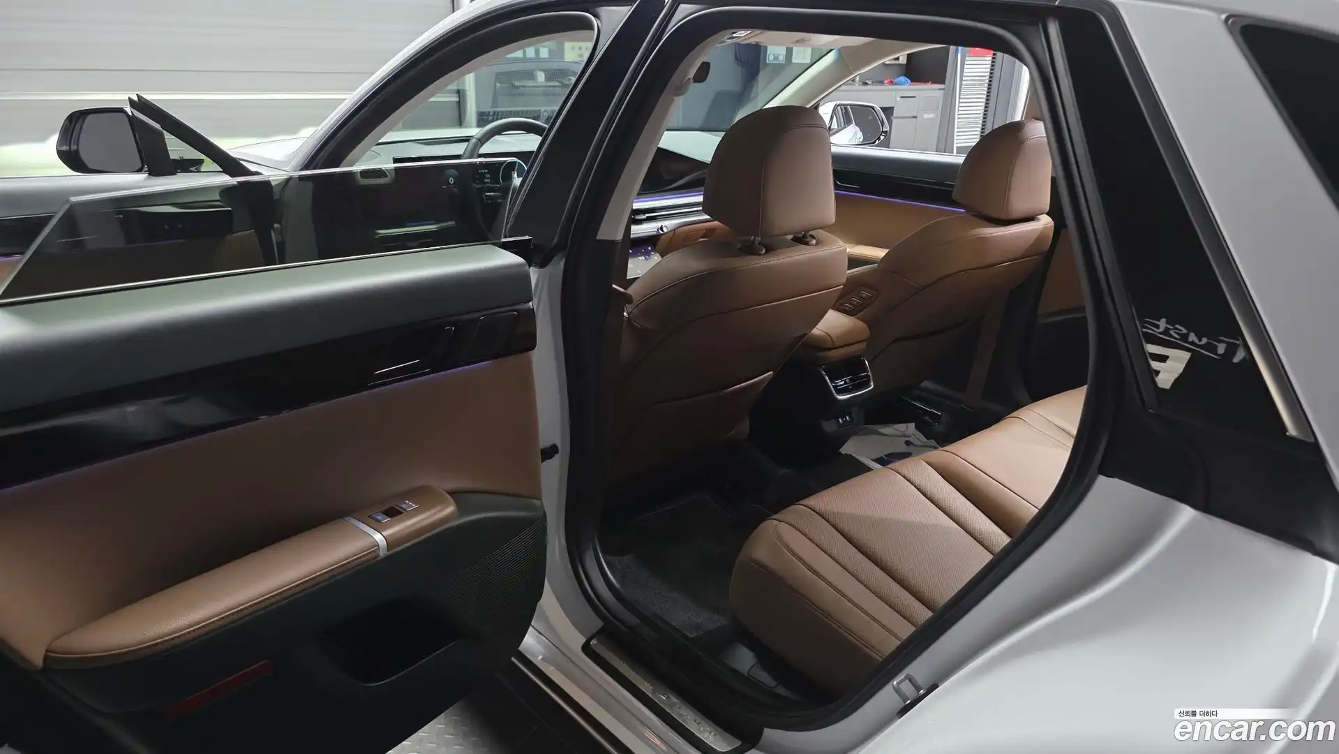 Grandeur Hyundai 2025.8-OPTION-015