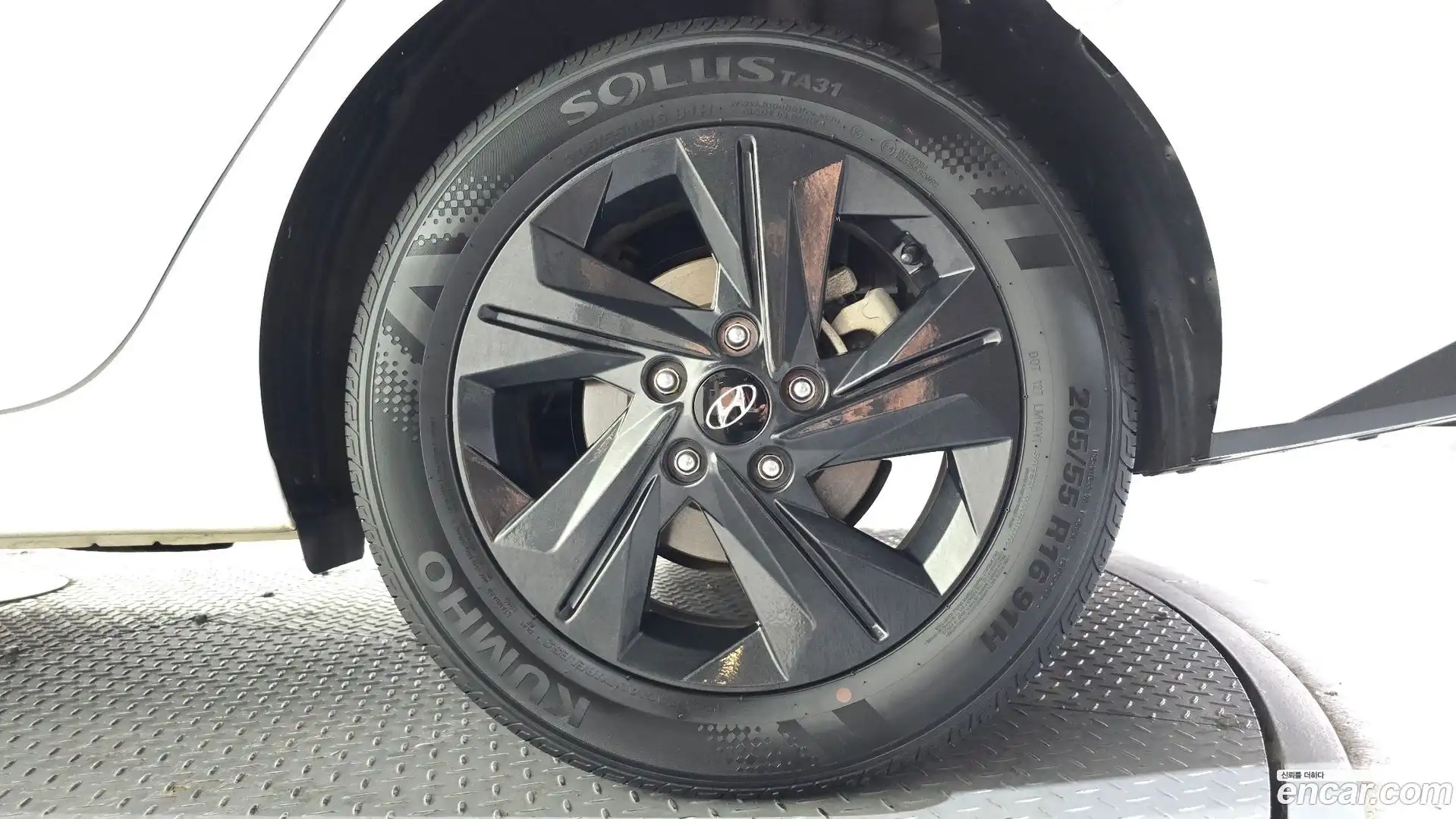 AVANTE Hyundai 2023.1-OUTER-031