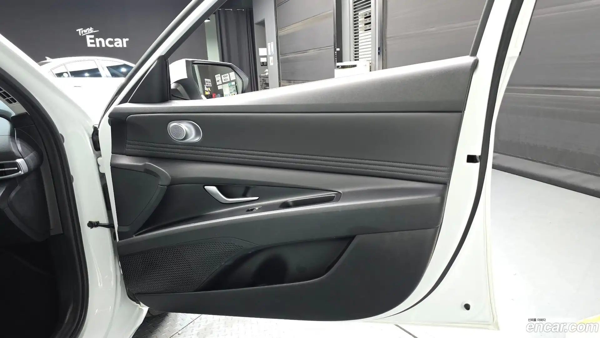 AVANTE Hyundai 2023.1-INNER-035