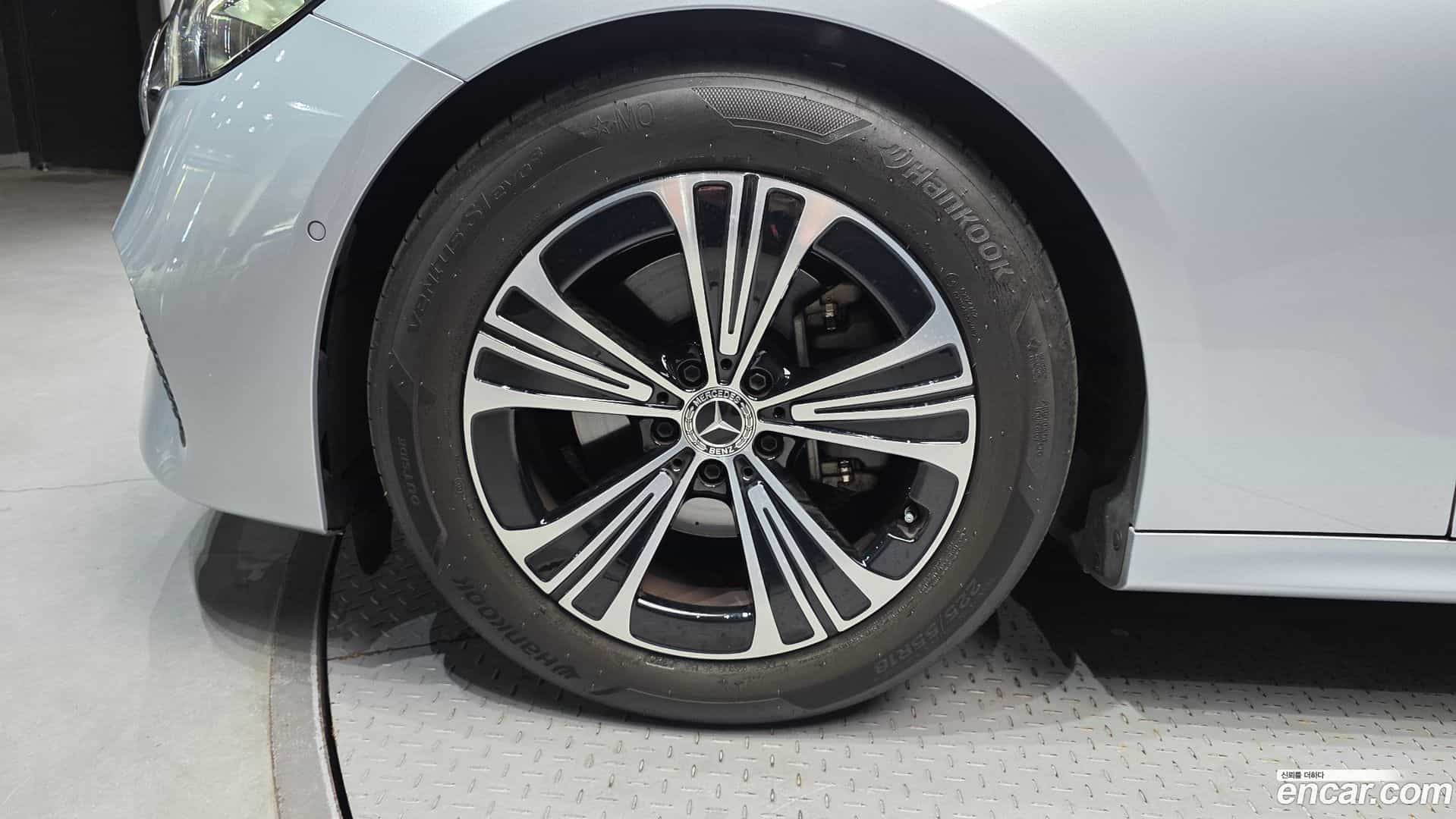 E-Class Mercedes-Benz 2024.8-OUTER-005