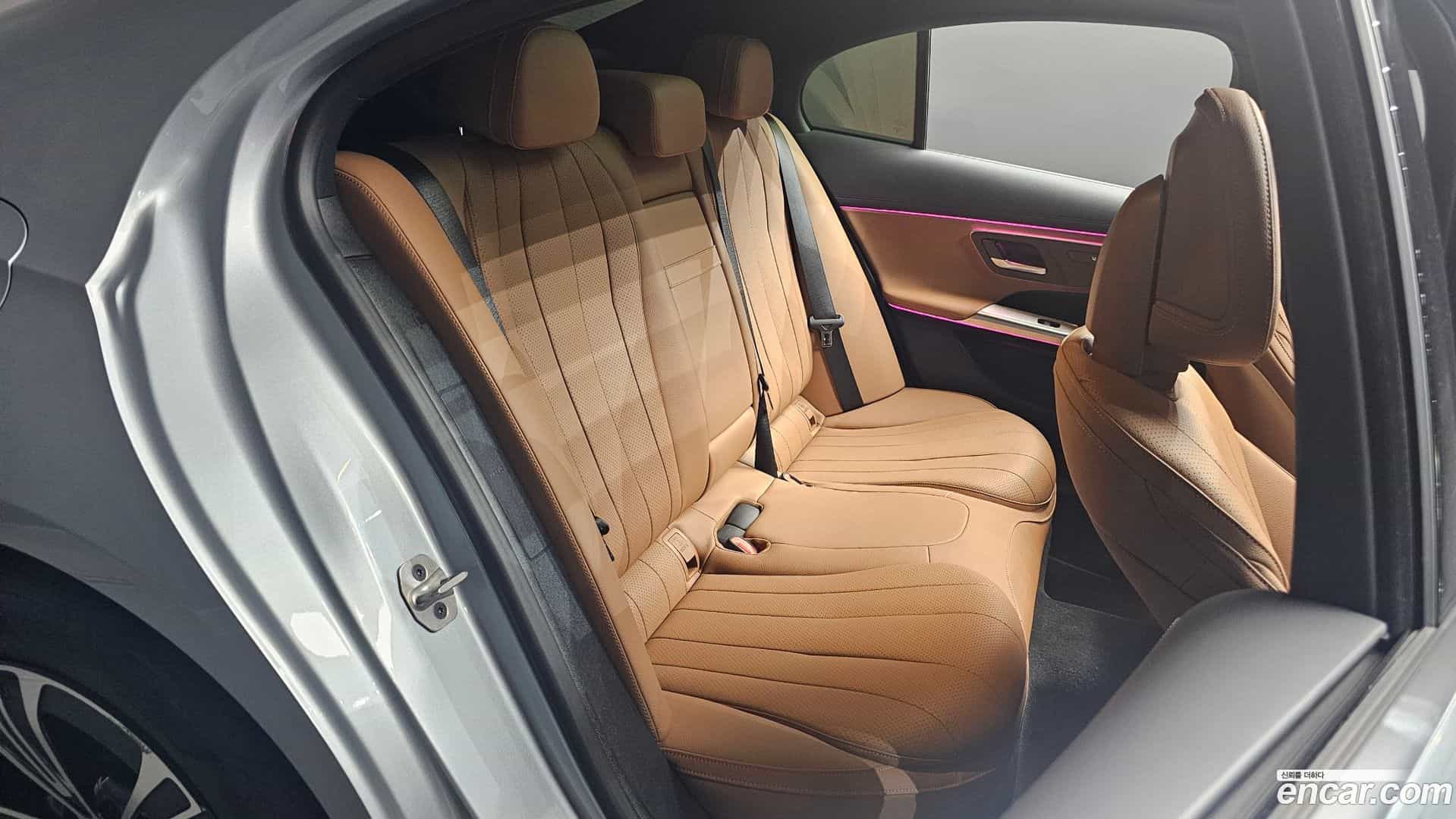 E-Class Mercedes-Benz 2024.8-OPTION-015