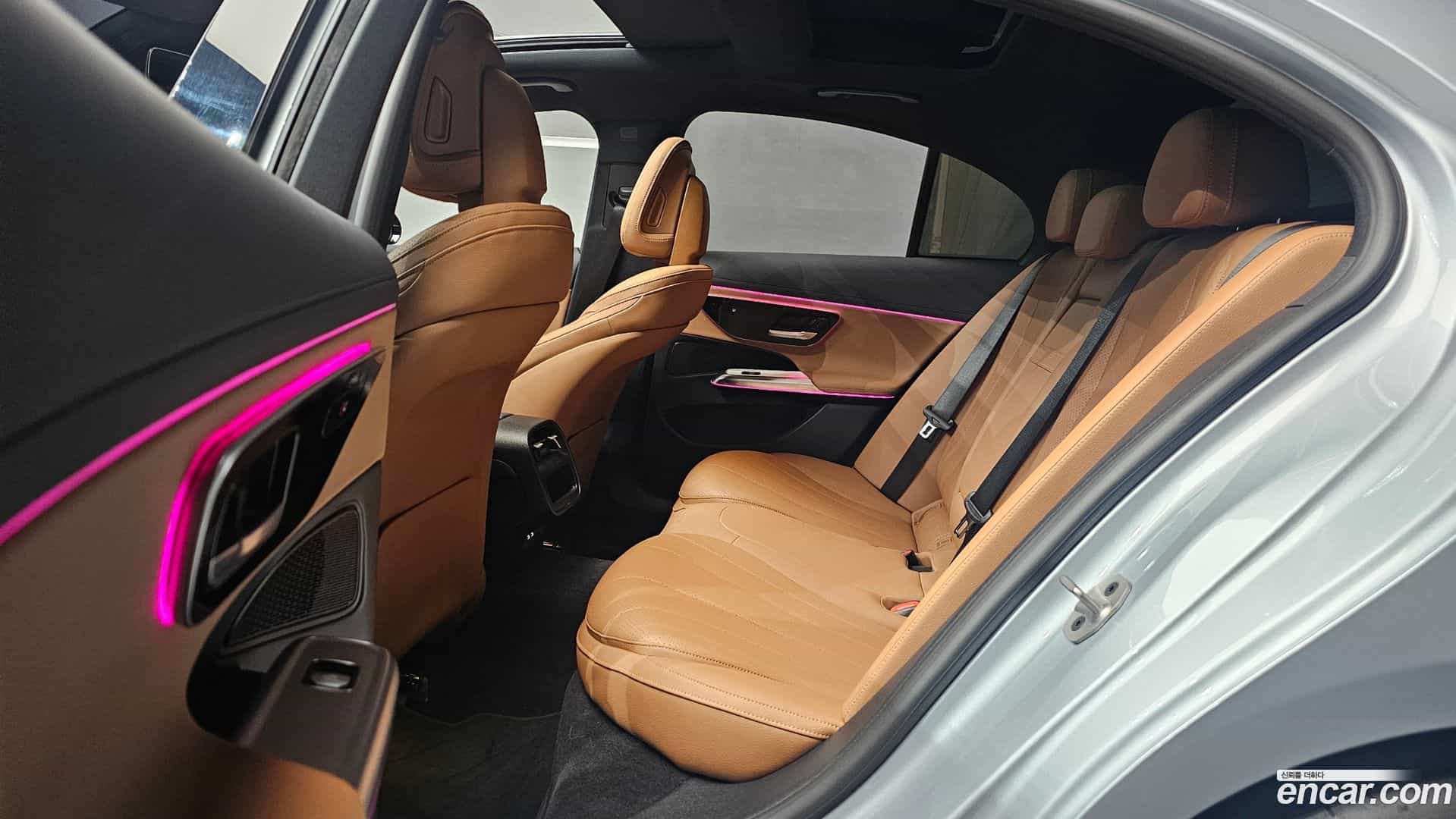 E-Class Mercedes-Benz 2024.8-OPTION-016