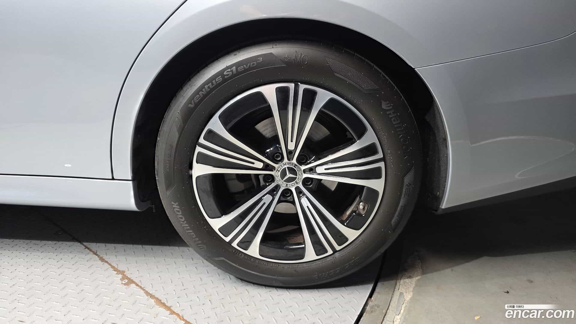E-Class Mercedes-Benz 2024.8-OUTER-031