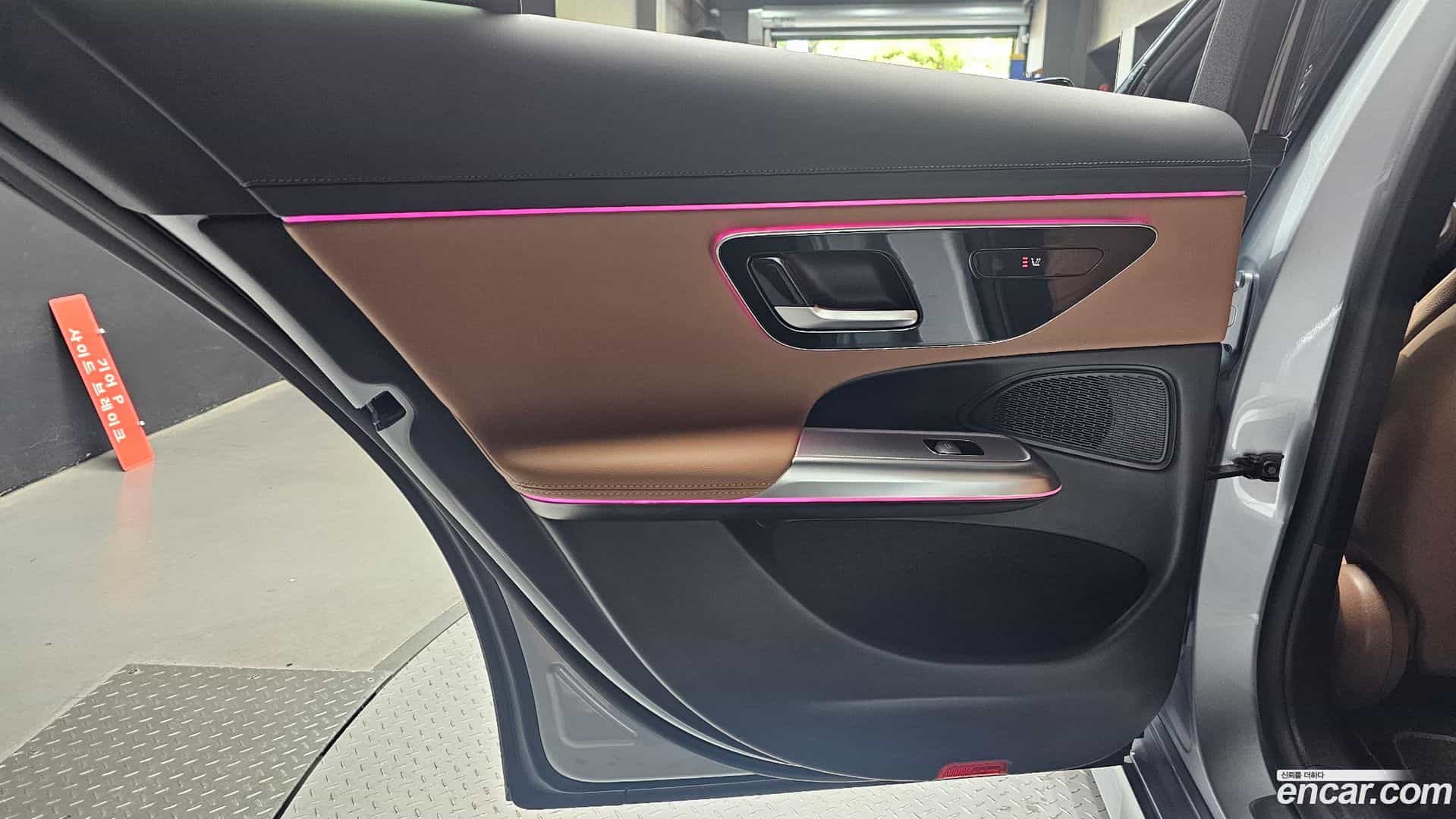 E-Class Mercedes-Benz 2024.8-INNER-035