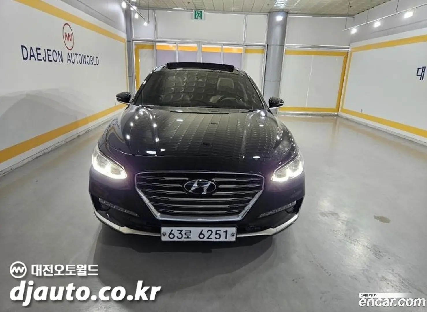 Main__Slider__Photo:Grandeur Hyundai 2017.1-0