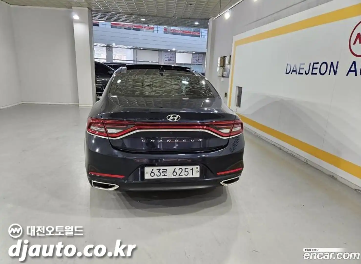 Grandeur Hyundai 2017.1-OUTER-003