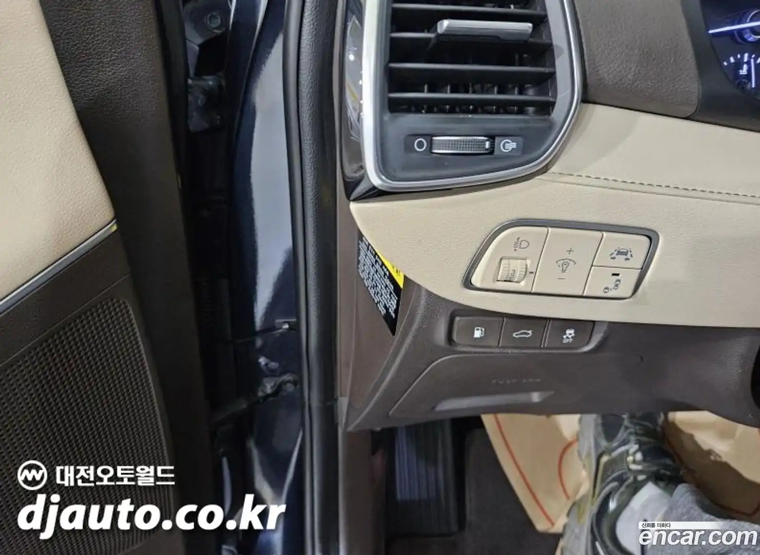 Grandeur Hyundai 2017.1-INNER-008