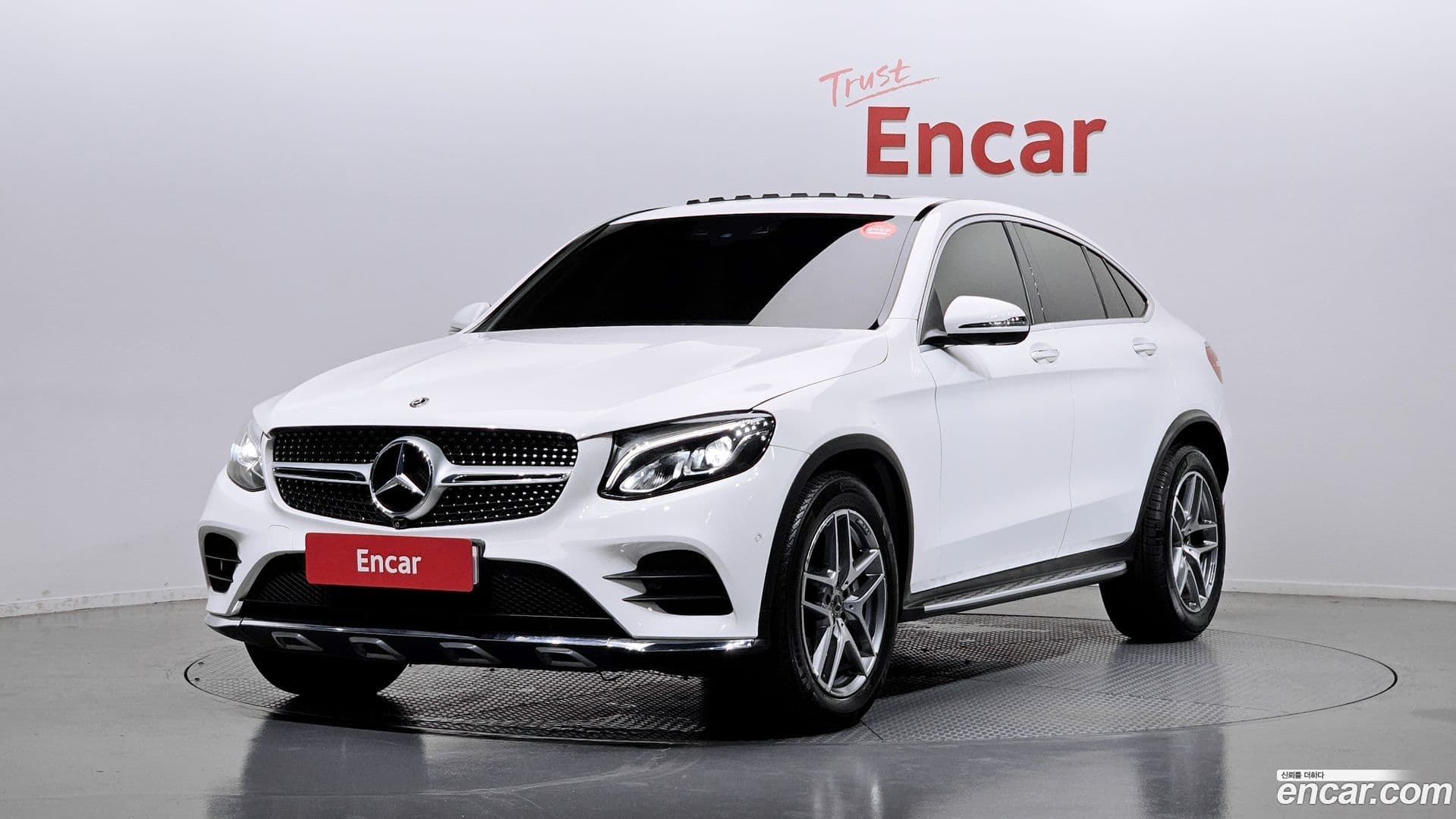Main__Slider__Photo:GLC-Class Mercedes-Benz 2018.3-0