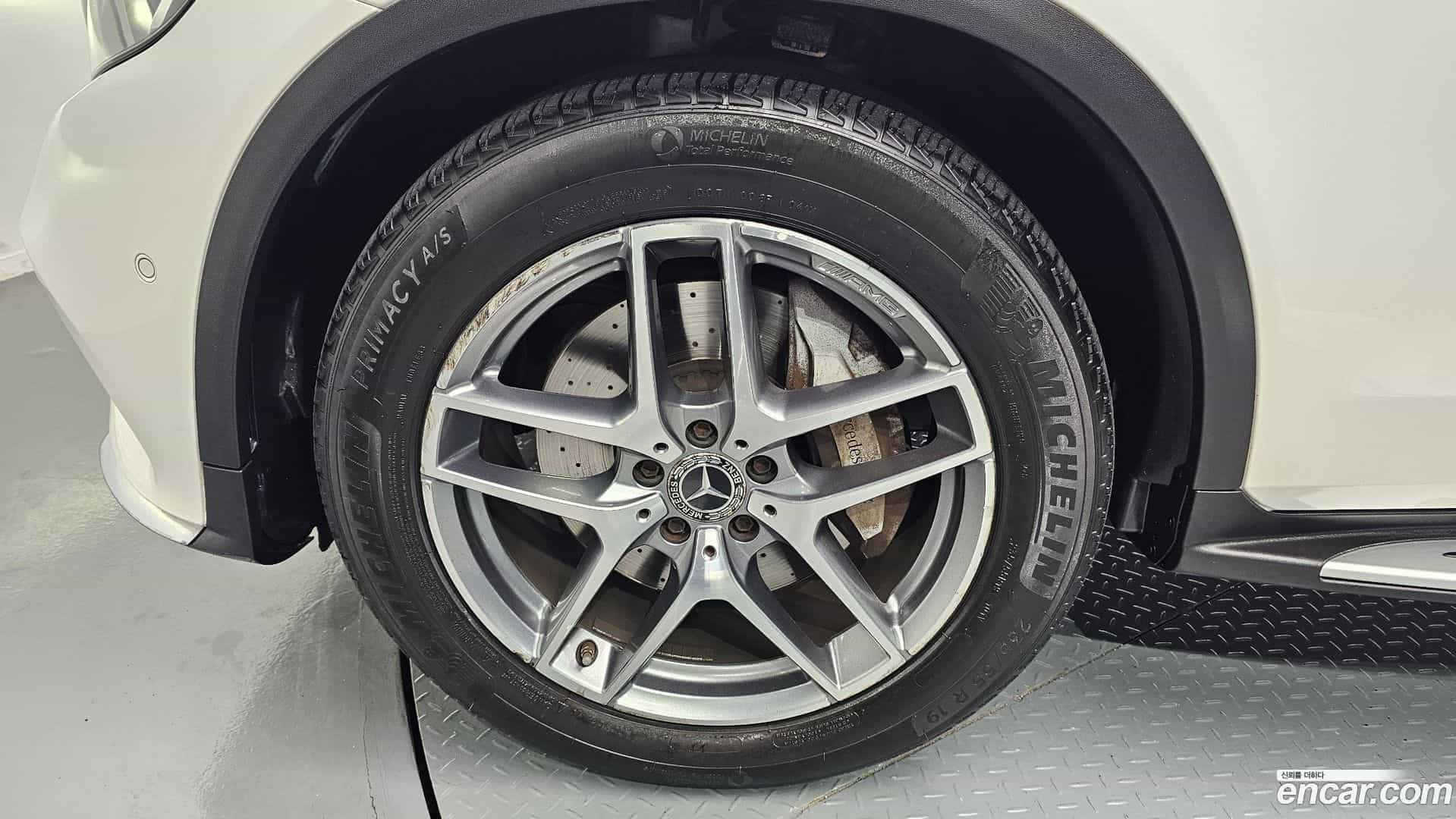 GLC-Class Mercedes-Benz 2018.3-OUTER-005