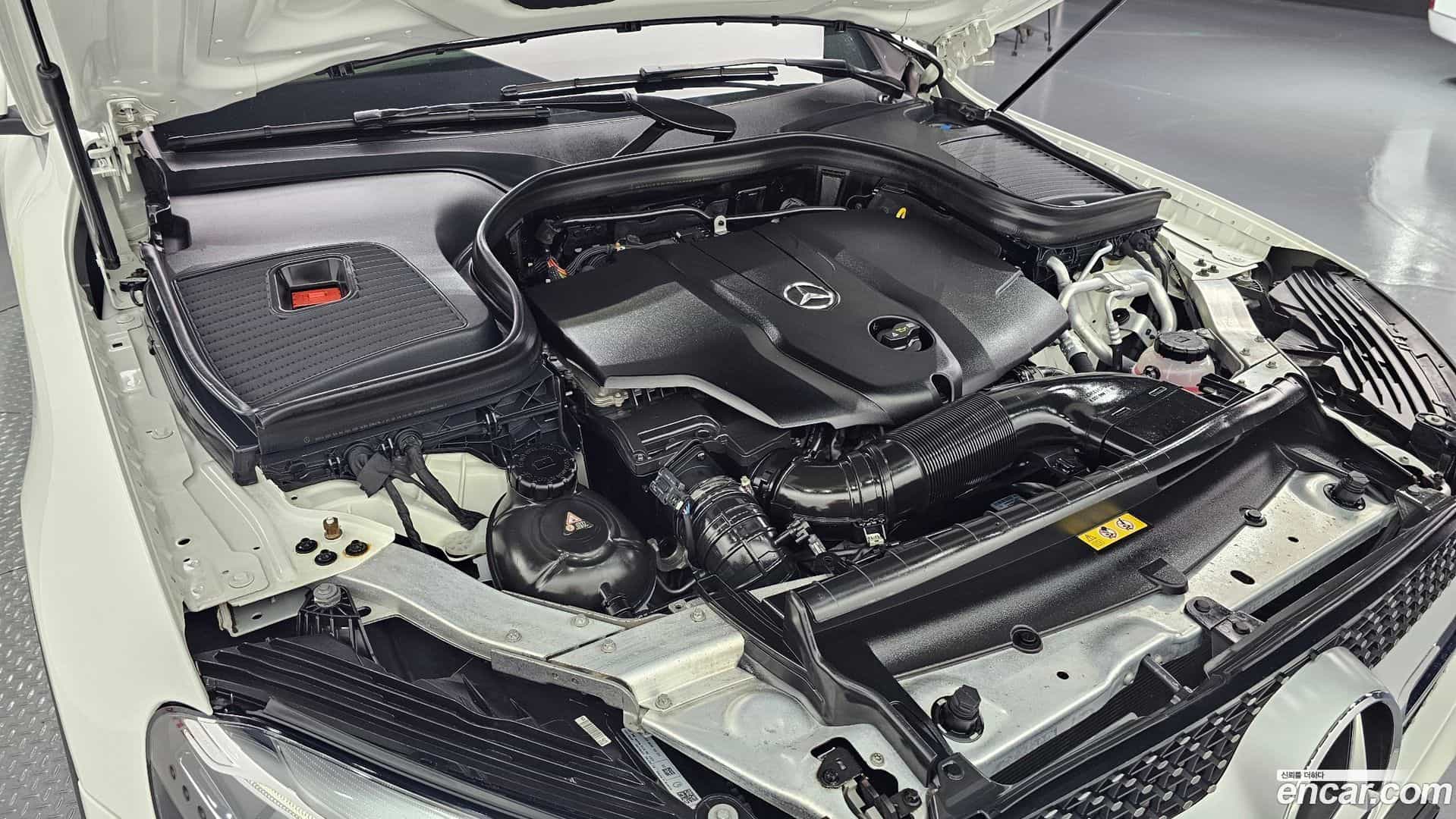GLC-Class Mercedes-Benz 2018.3-OUTER-006