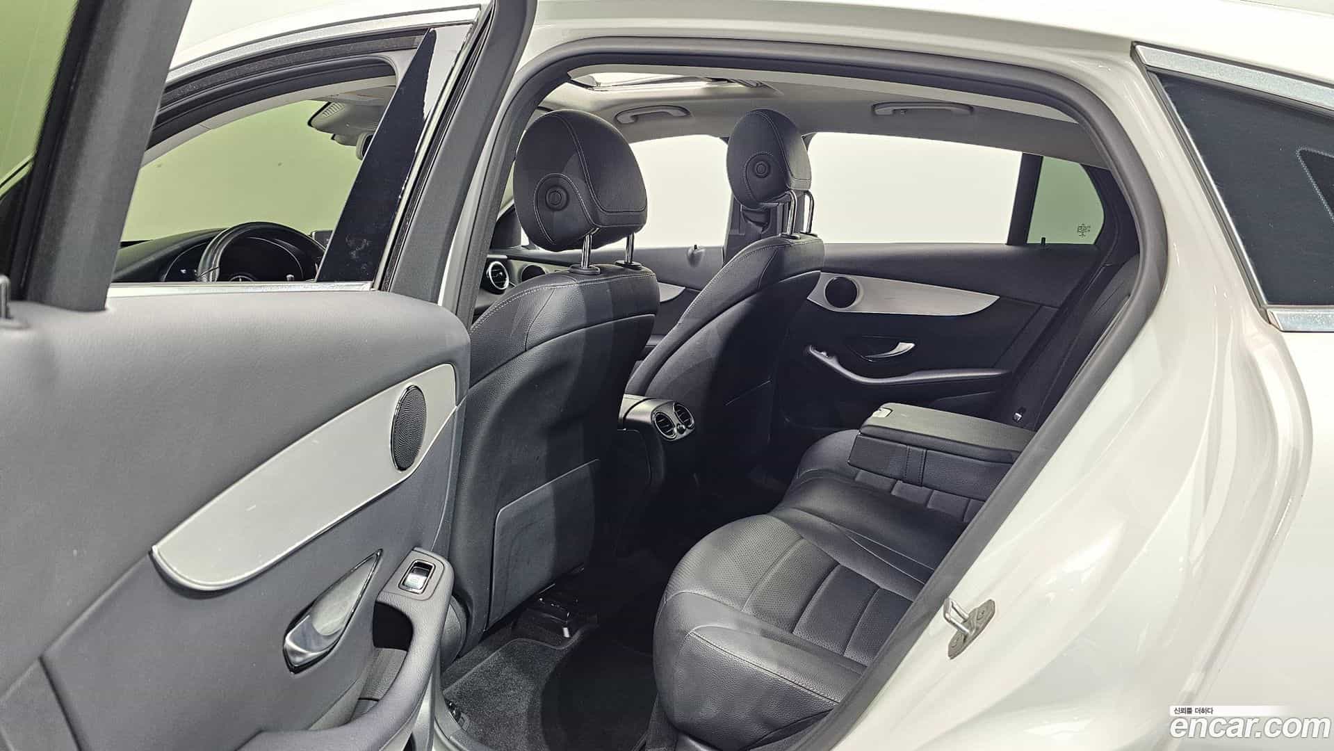 GLC-Class Mercedes-Benz 2018.3-OPTION-015