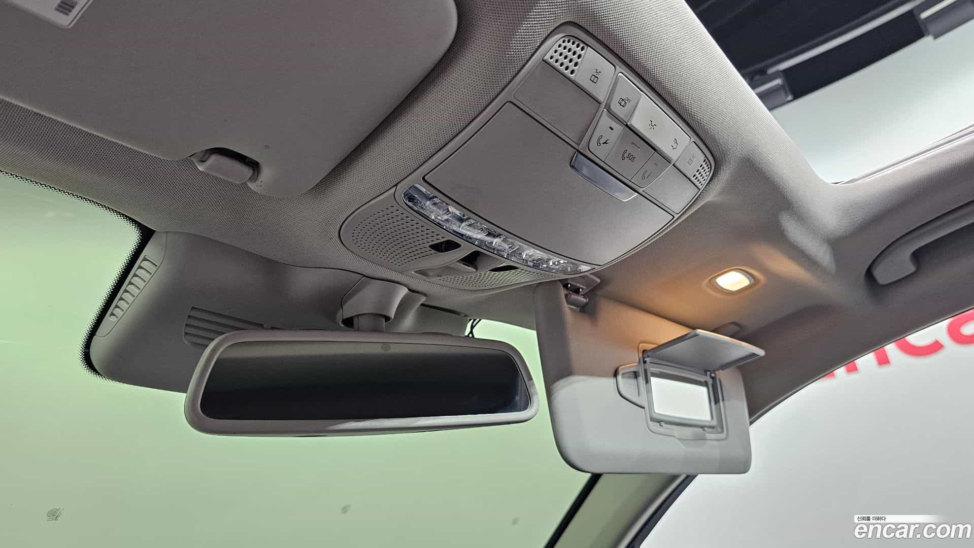 GLC-Class Mercedes-Benz 2018.3-OPTION-021