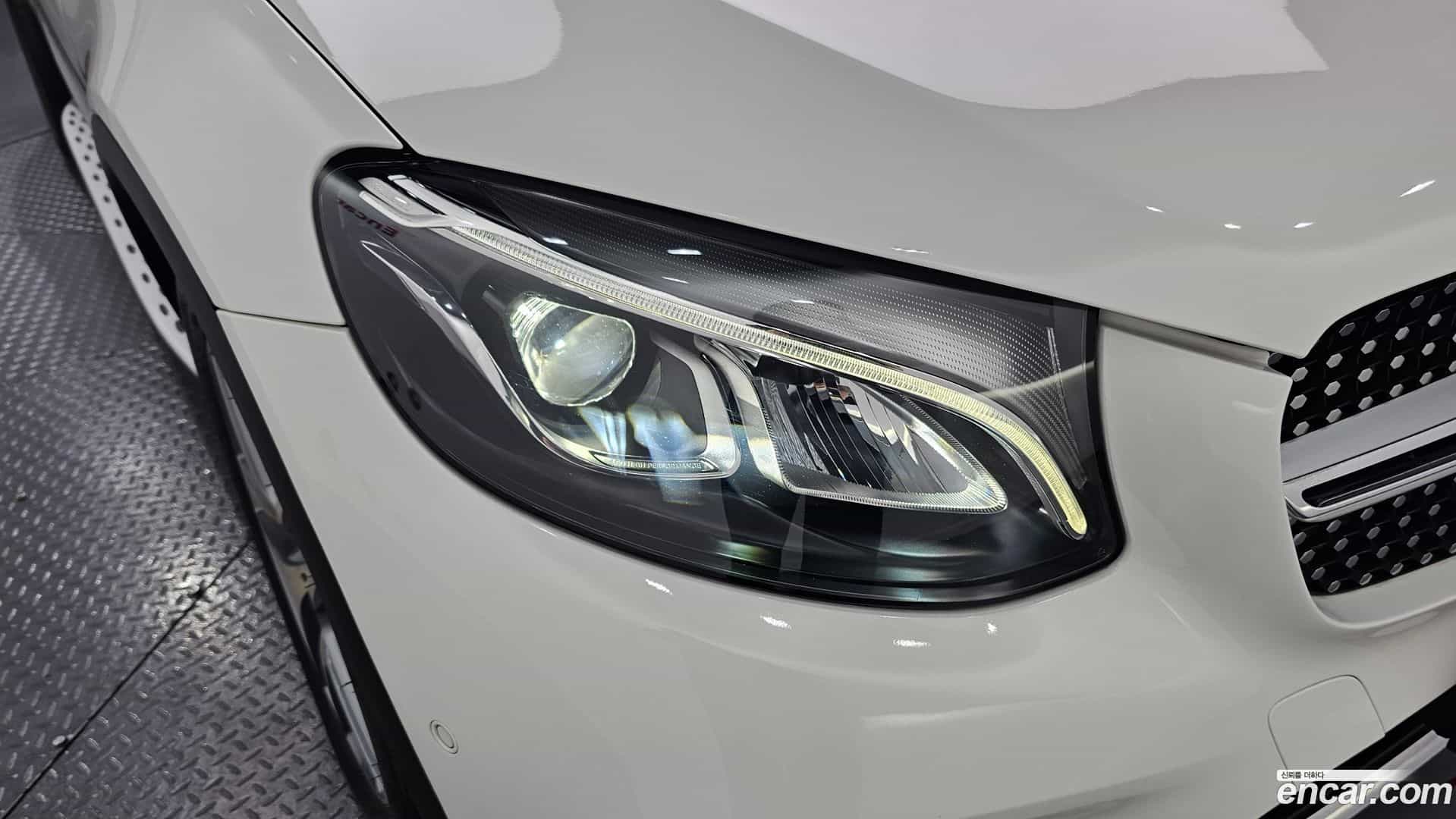 GLC-Class Mercedes-Benz 2018.3-OUTER-032