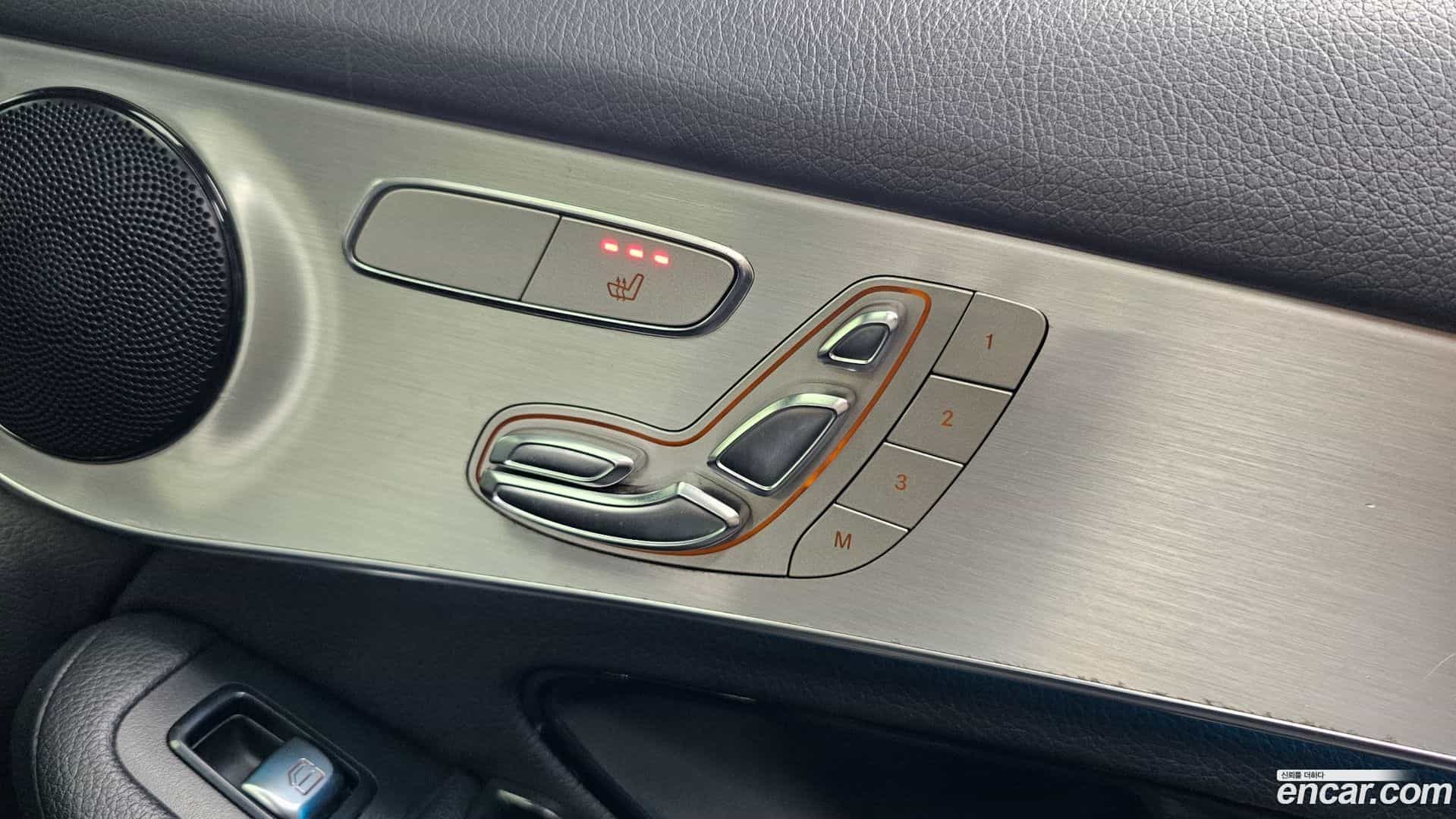 GLC-Class Mercedes-Benz 2018.3-OPTION-041