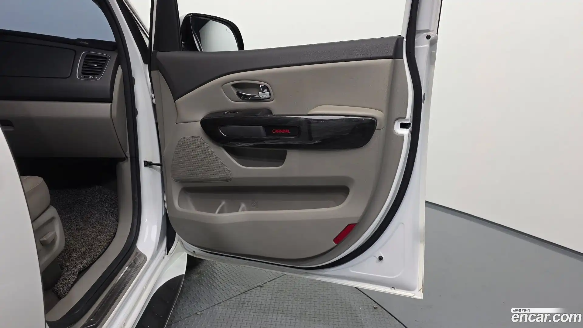 Canival Kia 2018.2-INNER-035