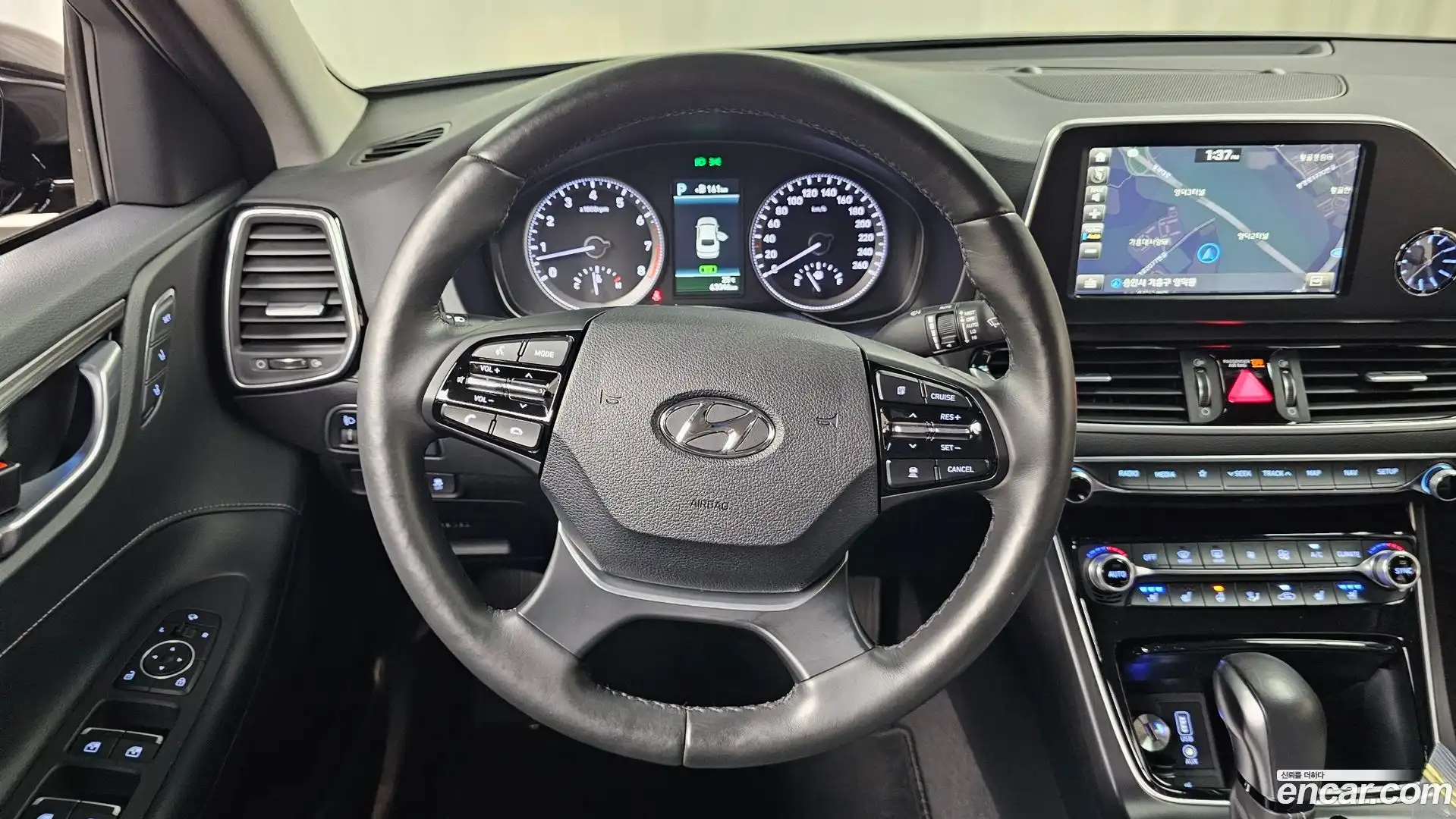 Grandeur Hyundai 2018.8-OPTION-016