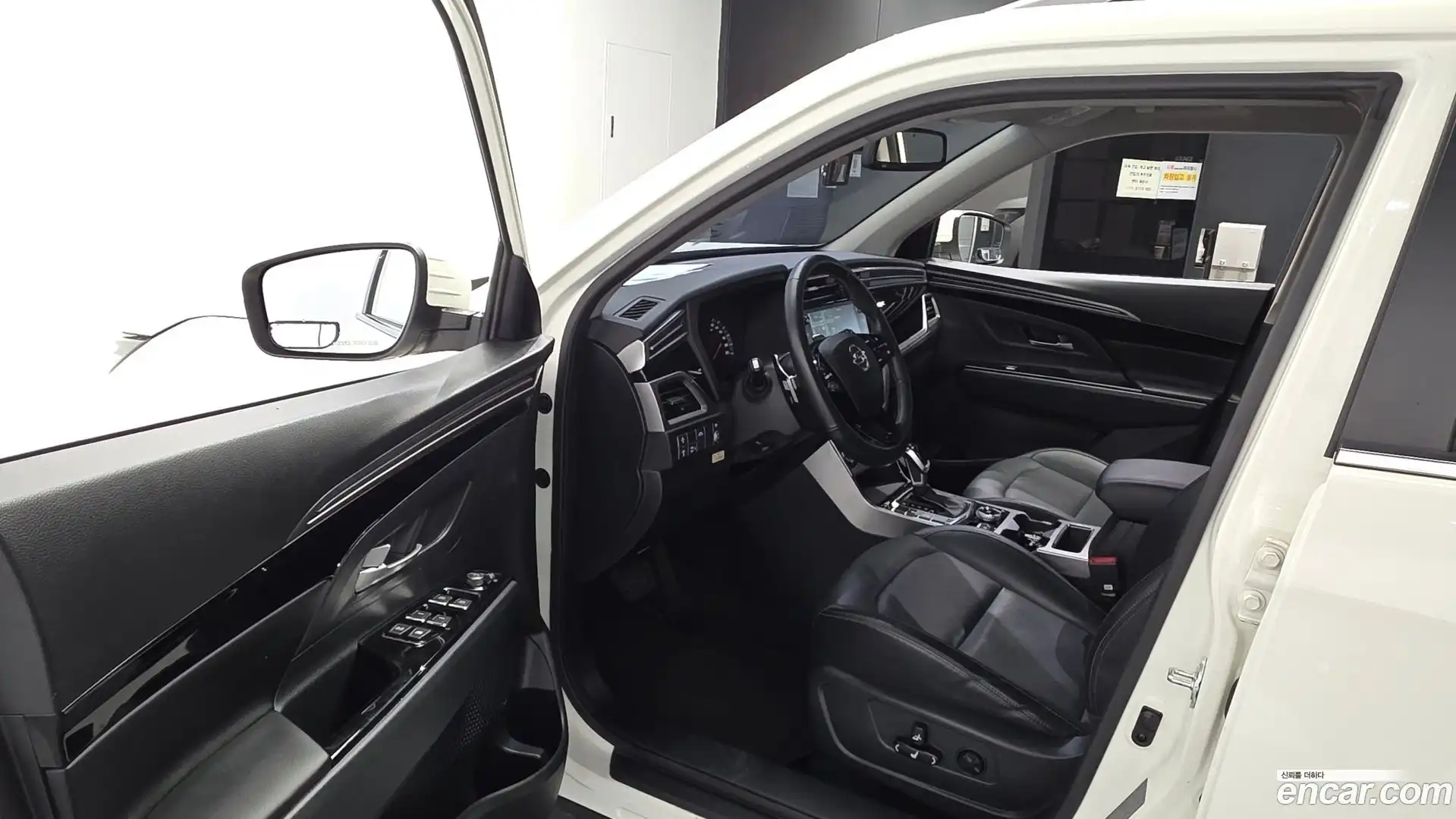 KORANDO KG Mobility 2022.0-INNER-010